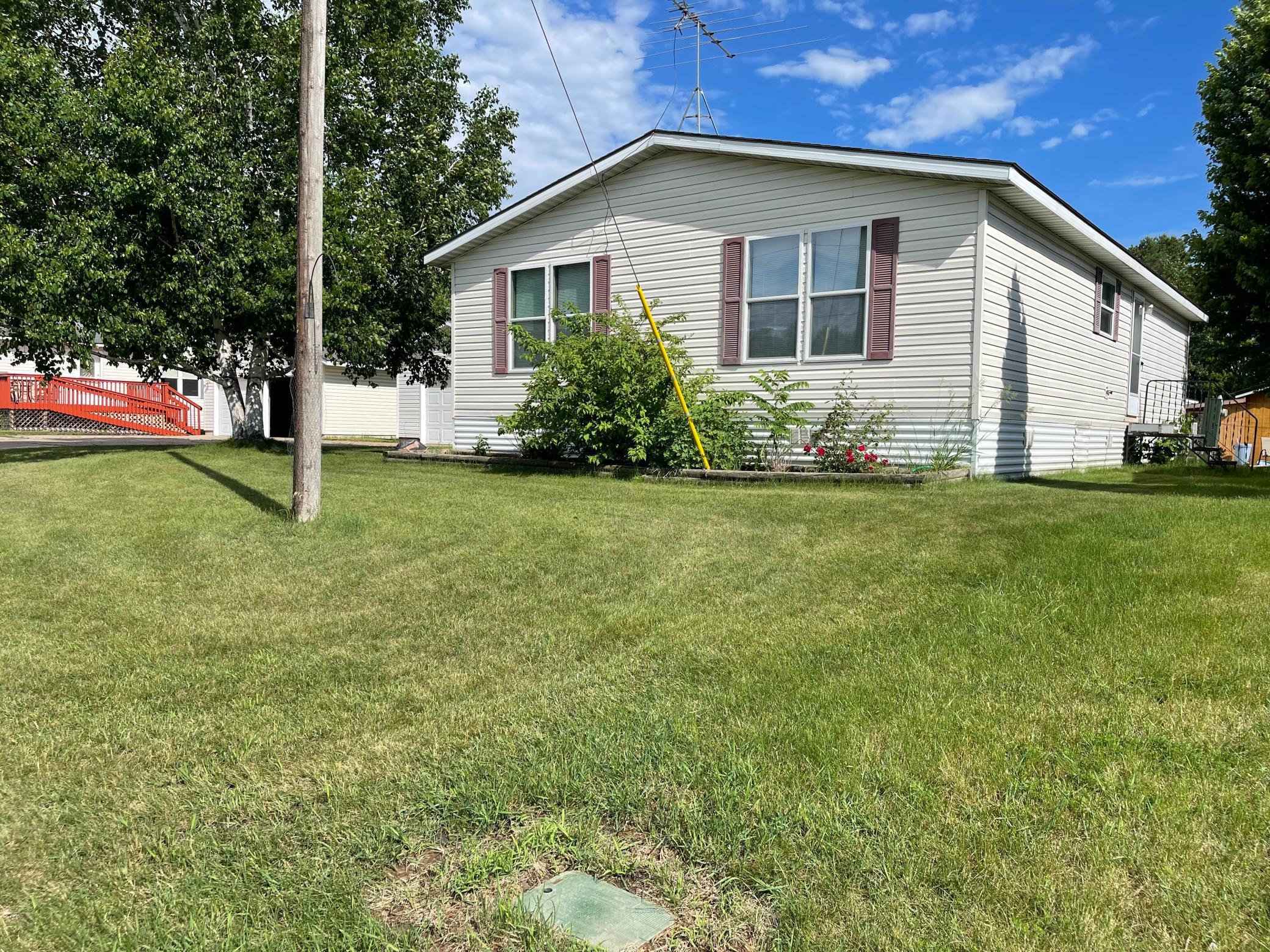 708 1st Street E Property Photo 1