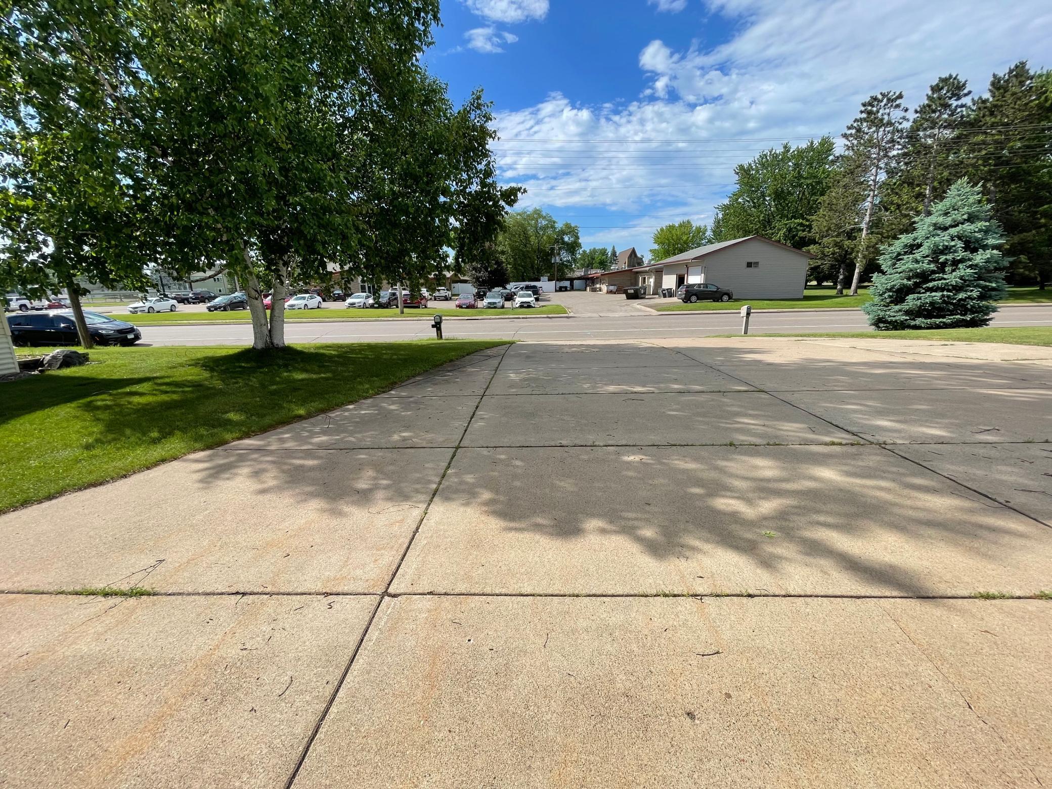 708 1st Street E Property Photo 4