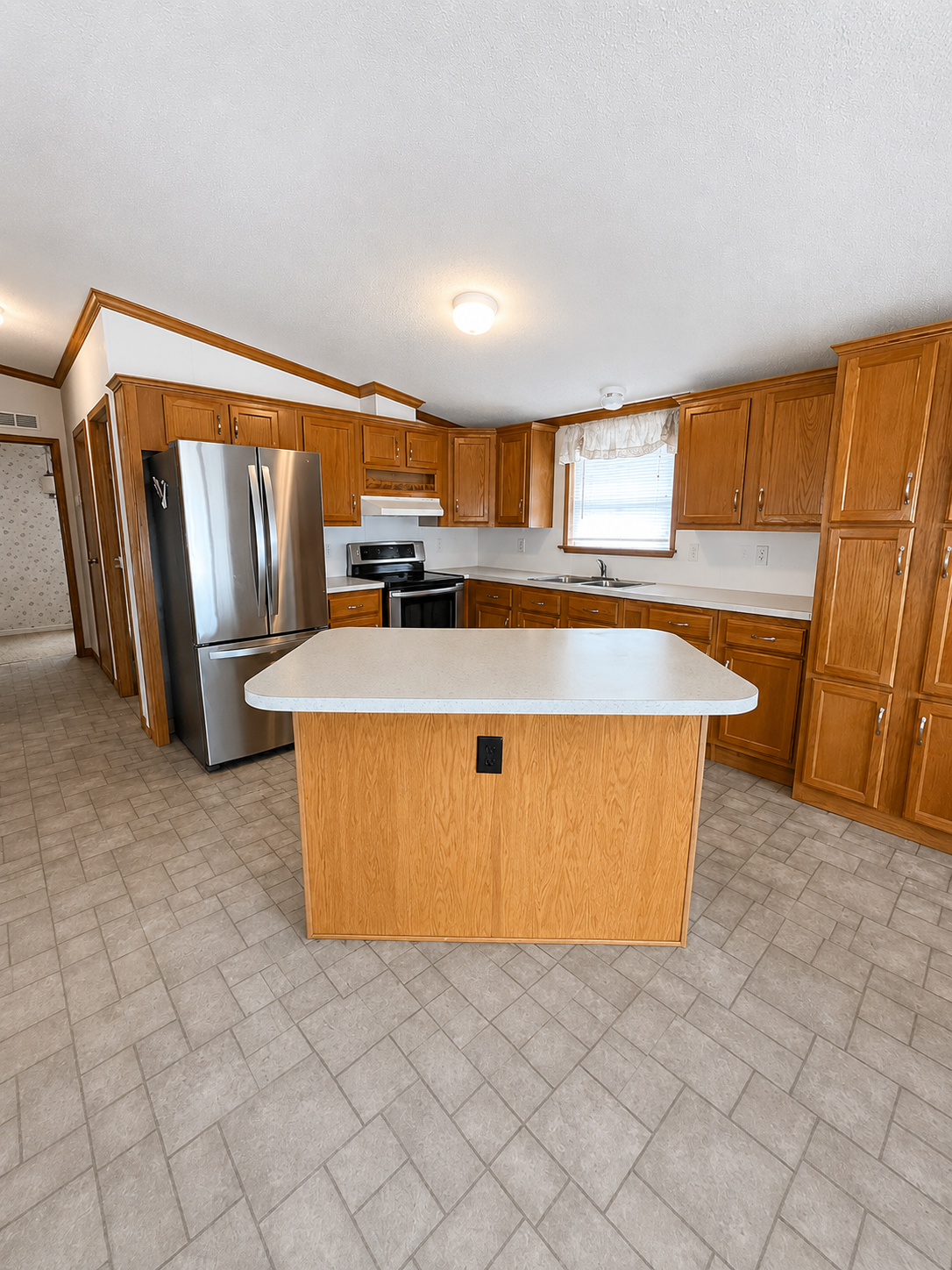 708 1st Street E Property Photo 7
