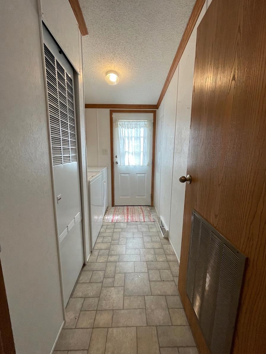708 1st Street E Property Photo 18
