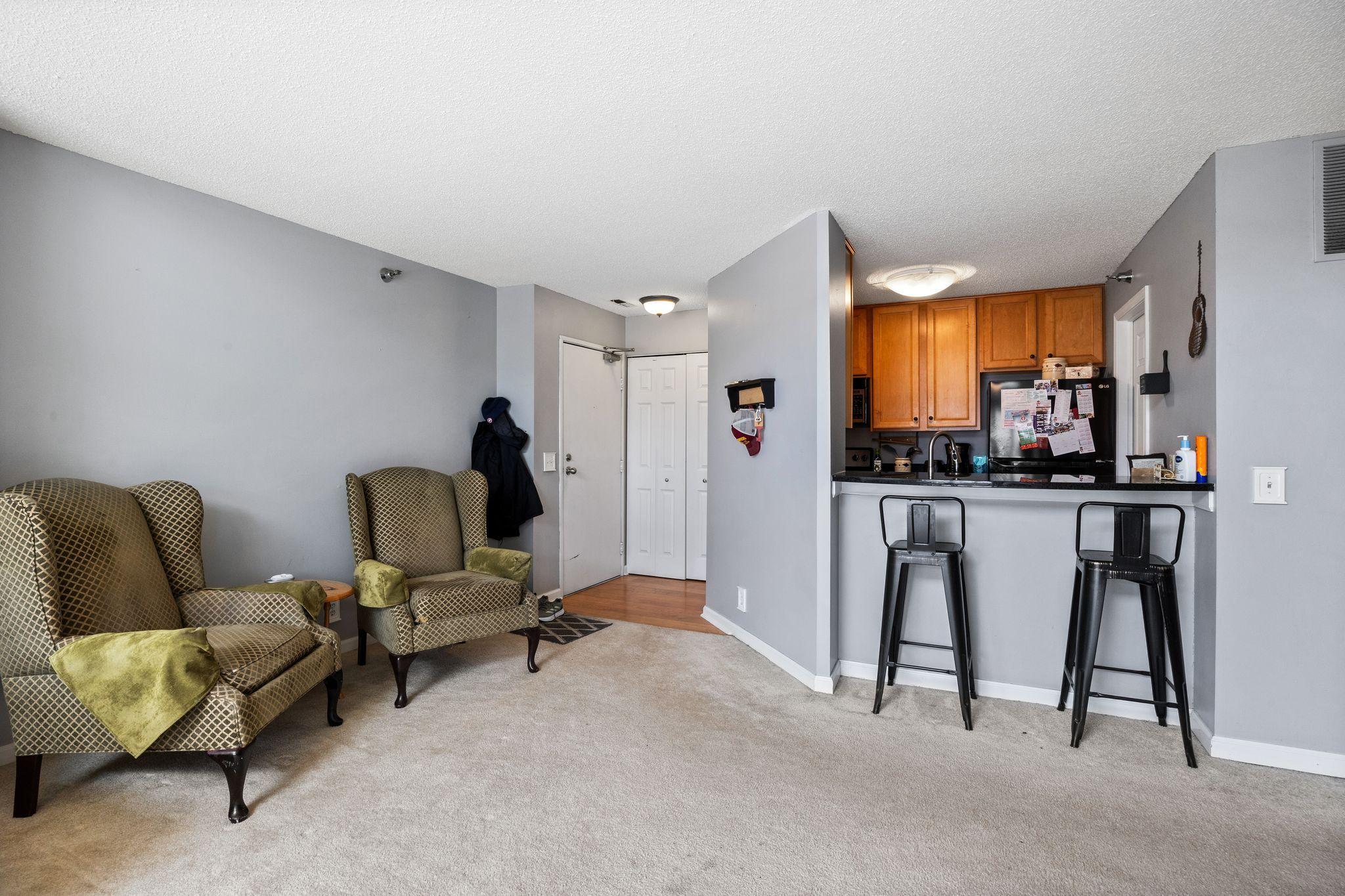 6010 Chasewood Parkway 205 Property Photo 5