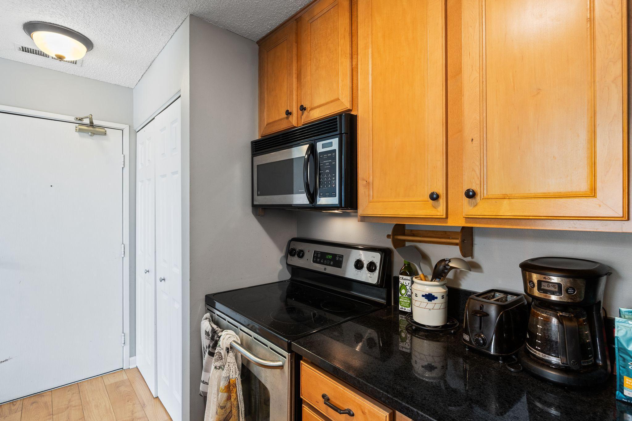 6010 Chasewood Parkway 205 Property Photo 14