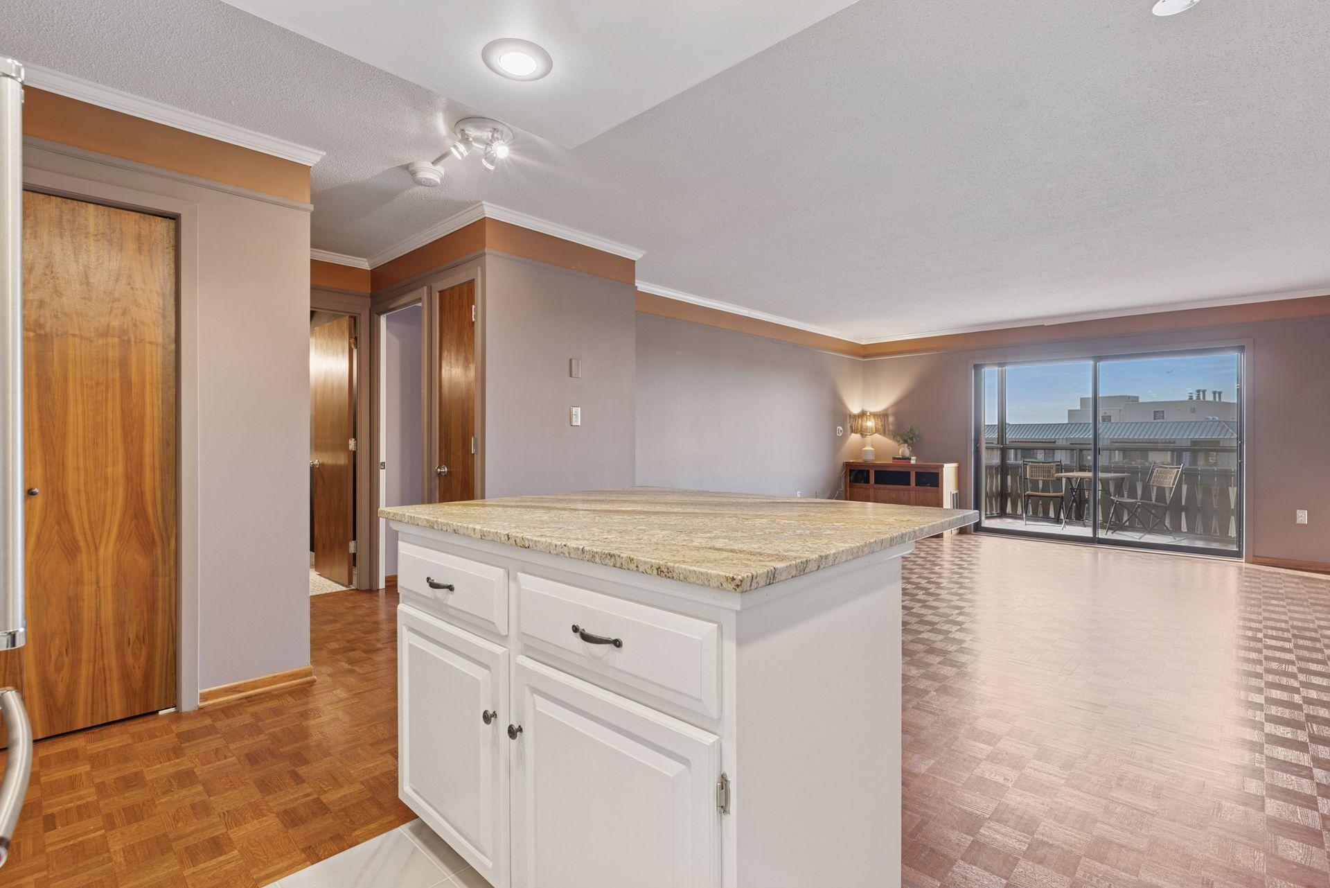 400 Groveland Avenue 708 Property Photo 12
