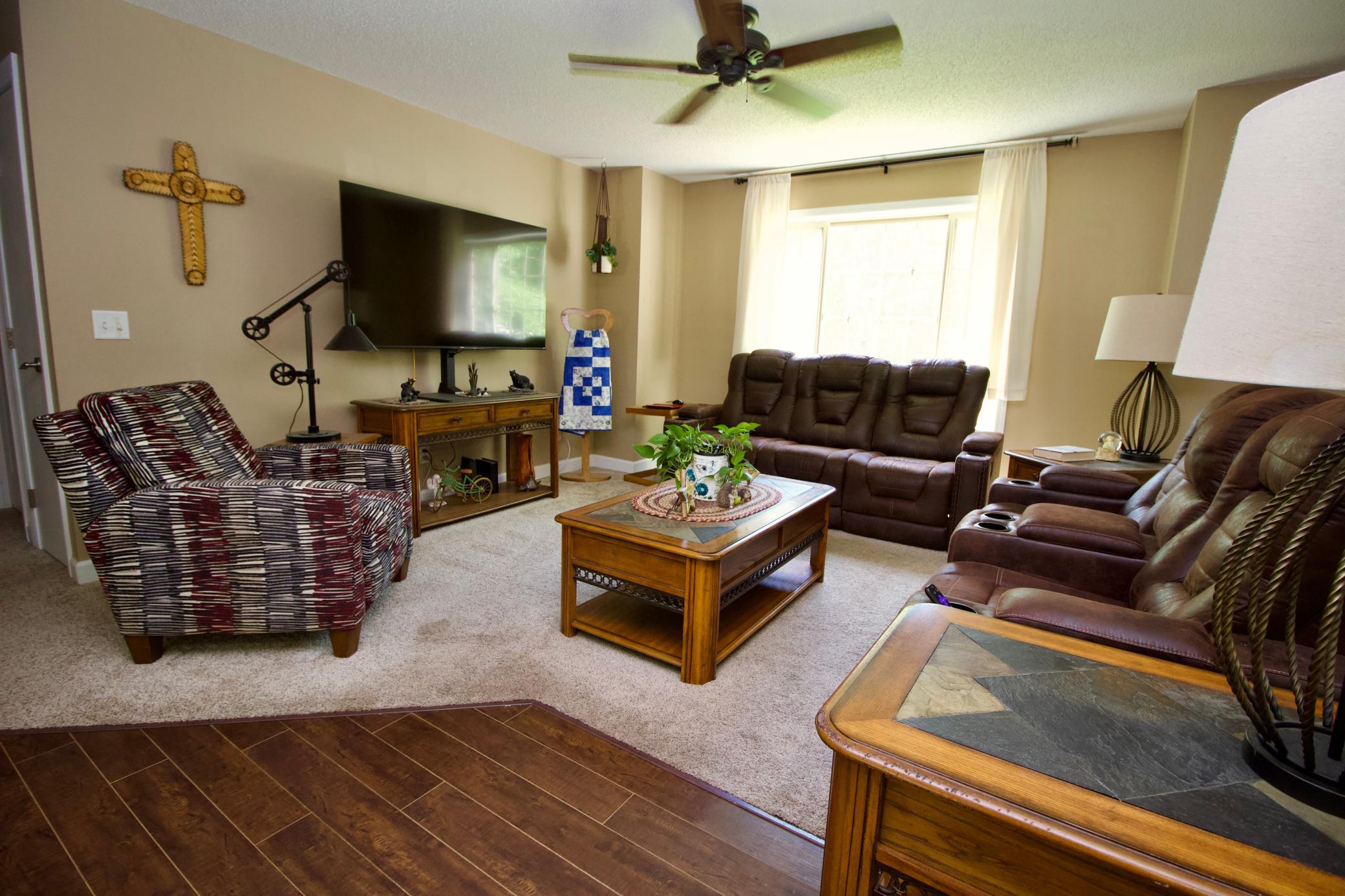 7172 Laredo Road Property Photo 4