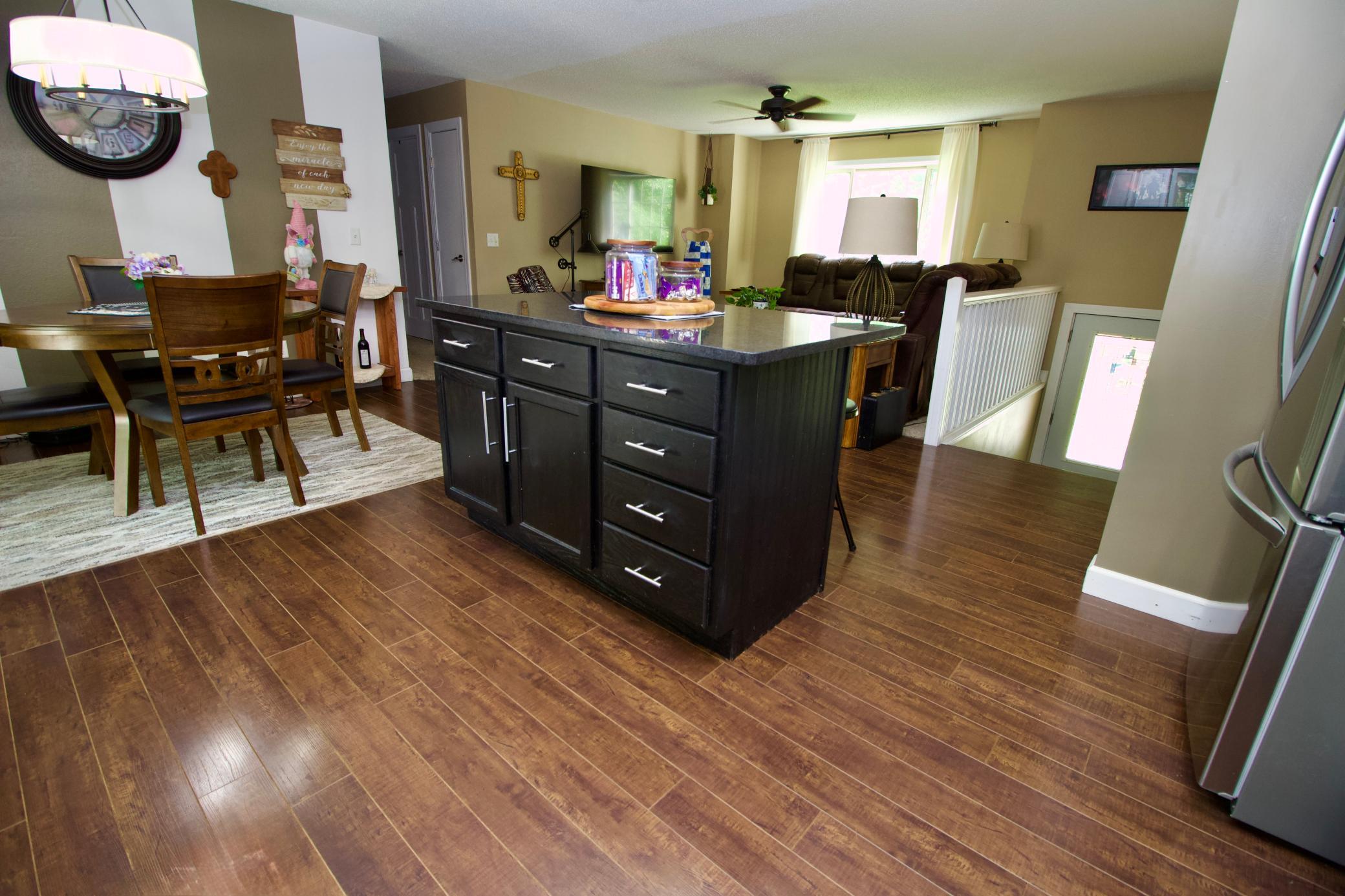 7172 Laredo Road Property Photo 5