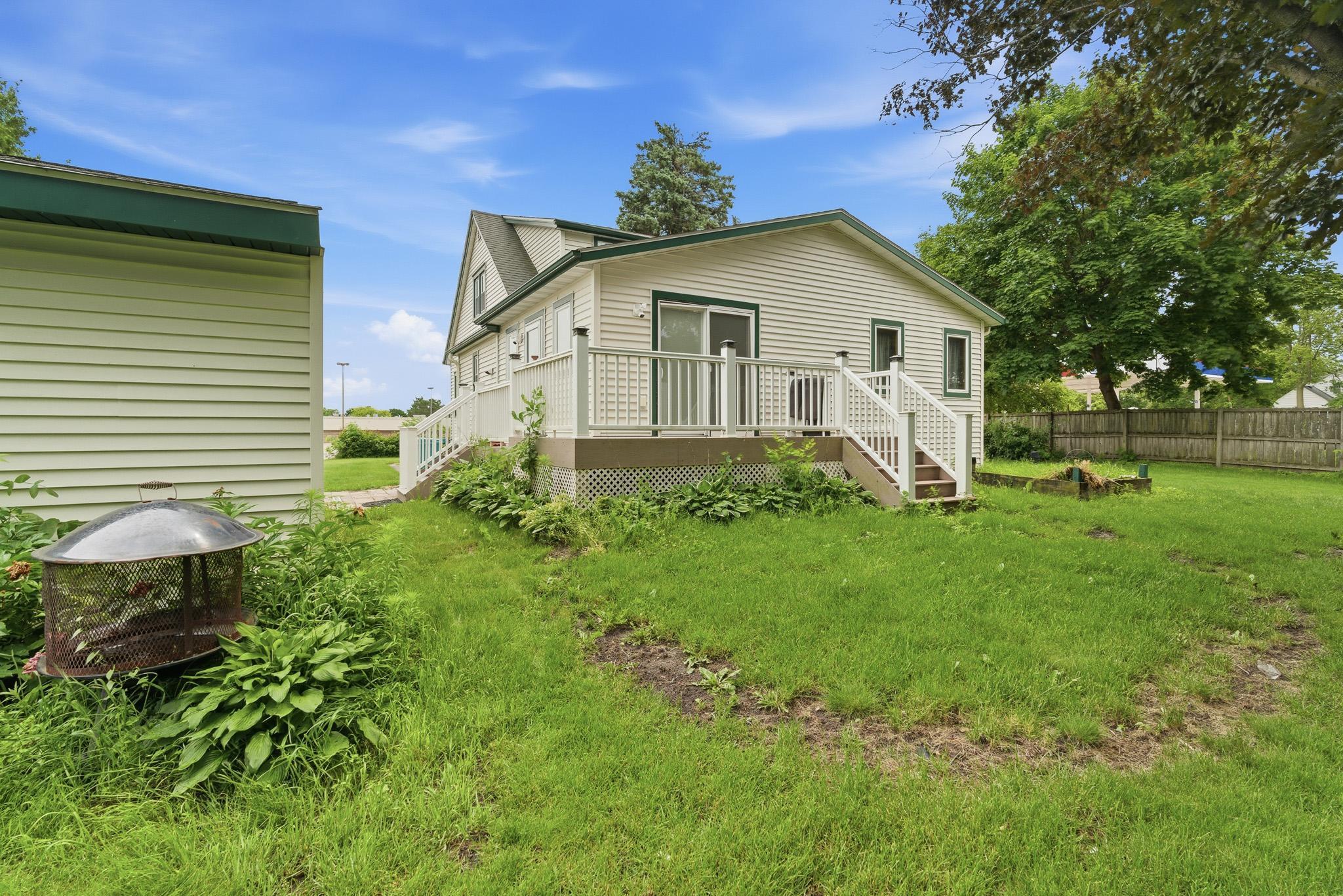 1113 State Street N Property Photo 6