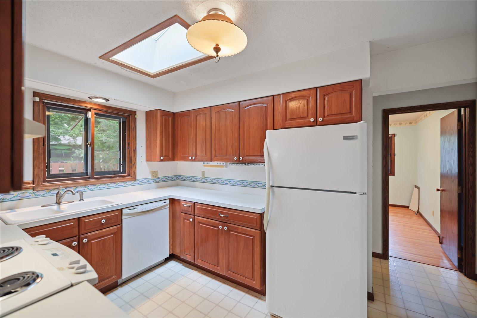 13009 Lakeview Drive Property Photo 2