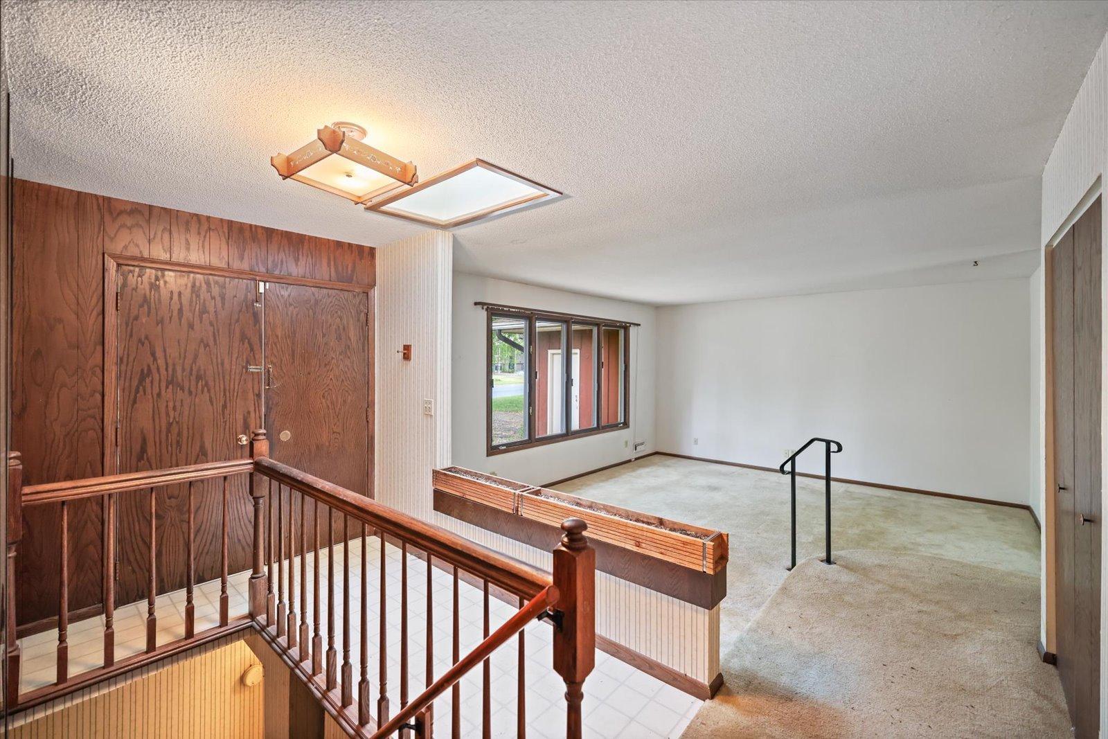 13009 Lakeview Drive Property Photo 8