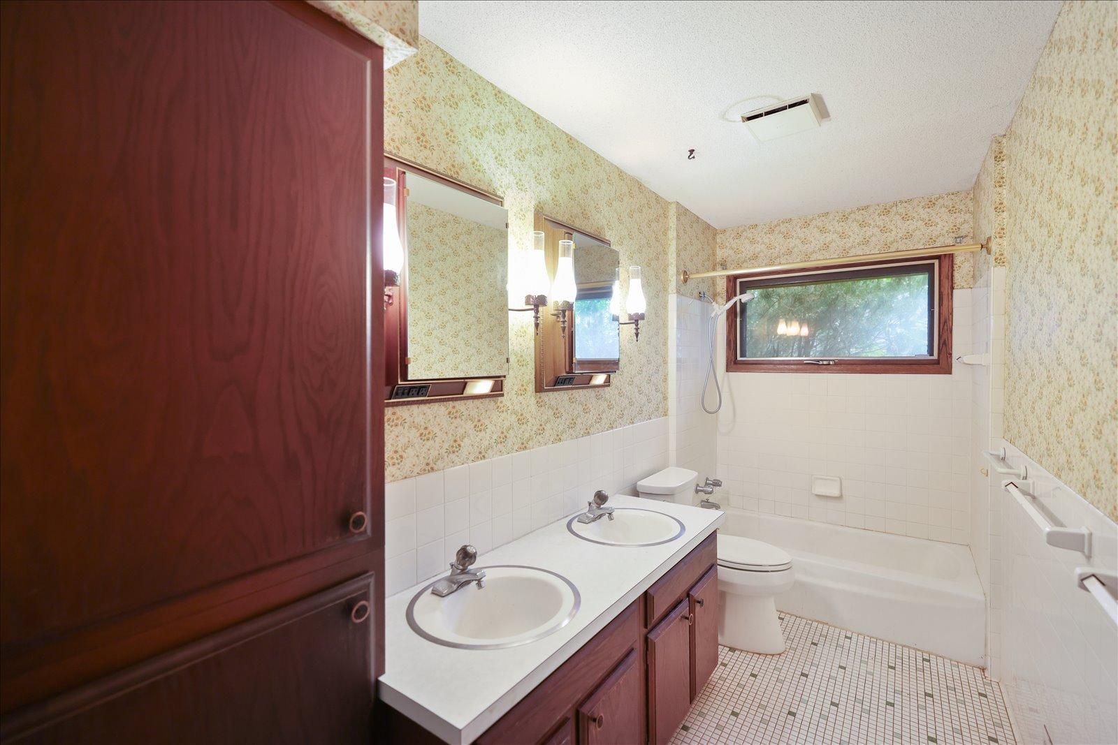 13009 Lakeview Drive Property Photo 14