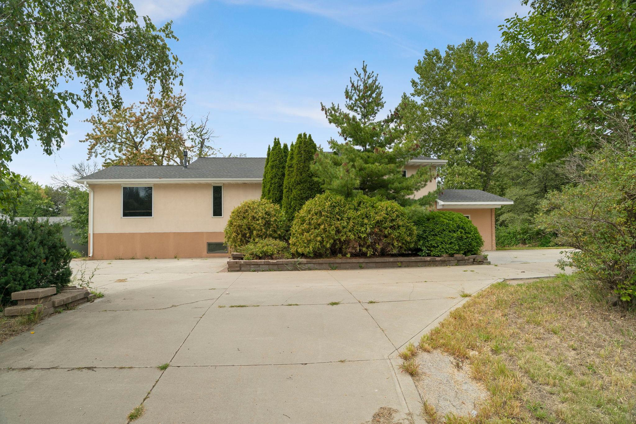 2981 Pilot Knob Road Property Photo 1