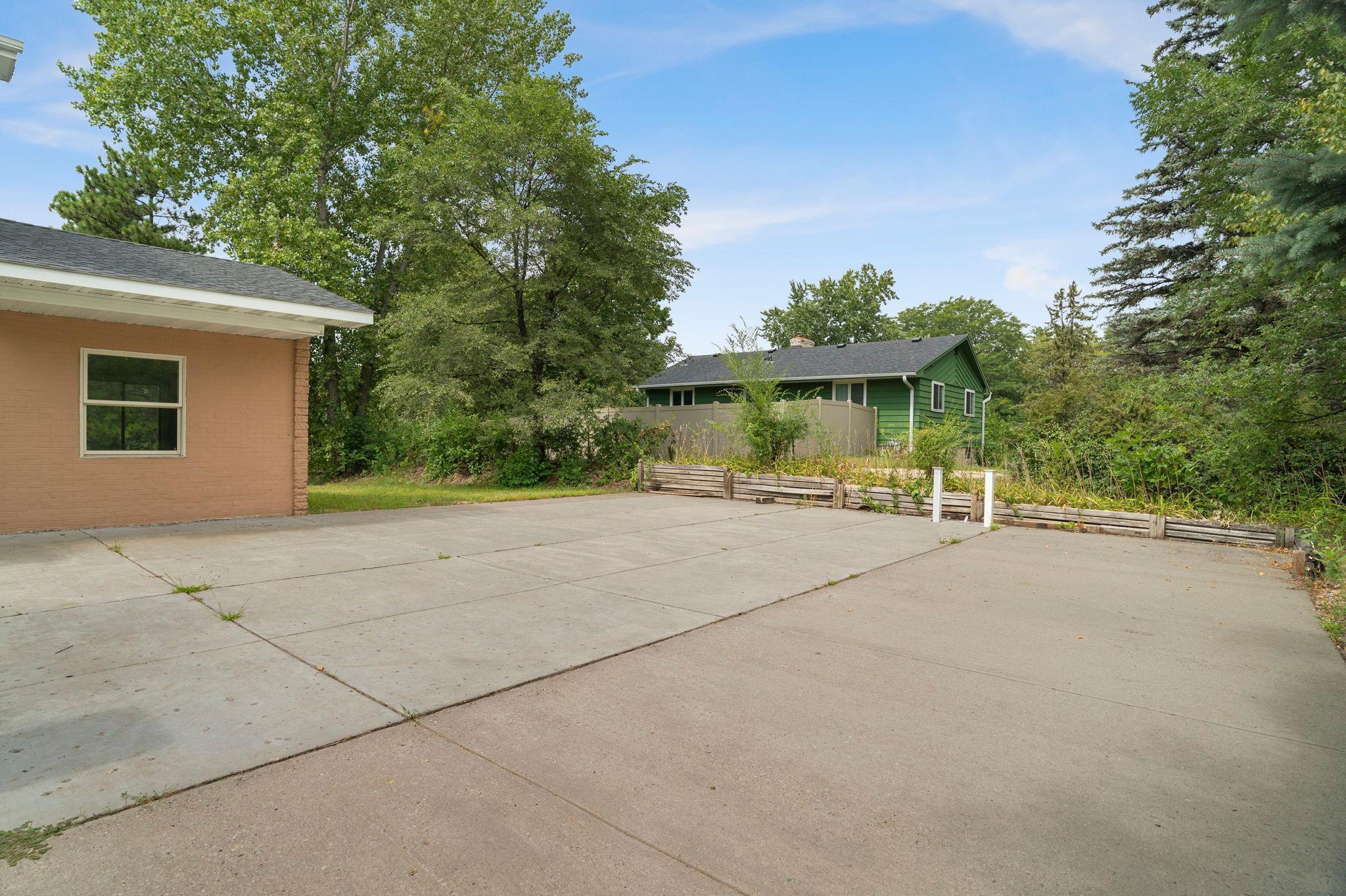 2981 Pilot Knob Road Property Photo 3