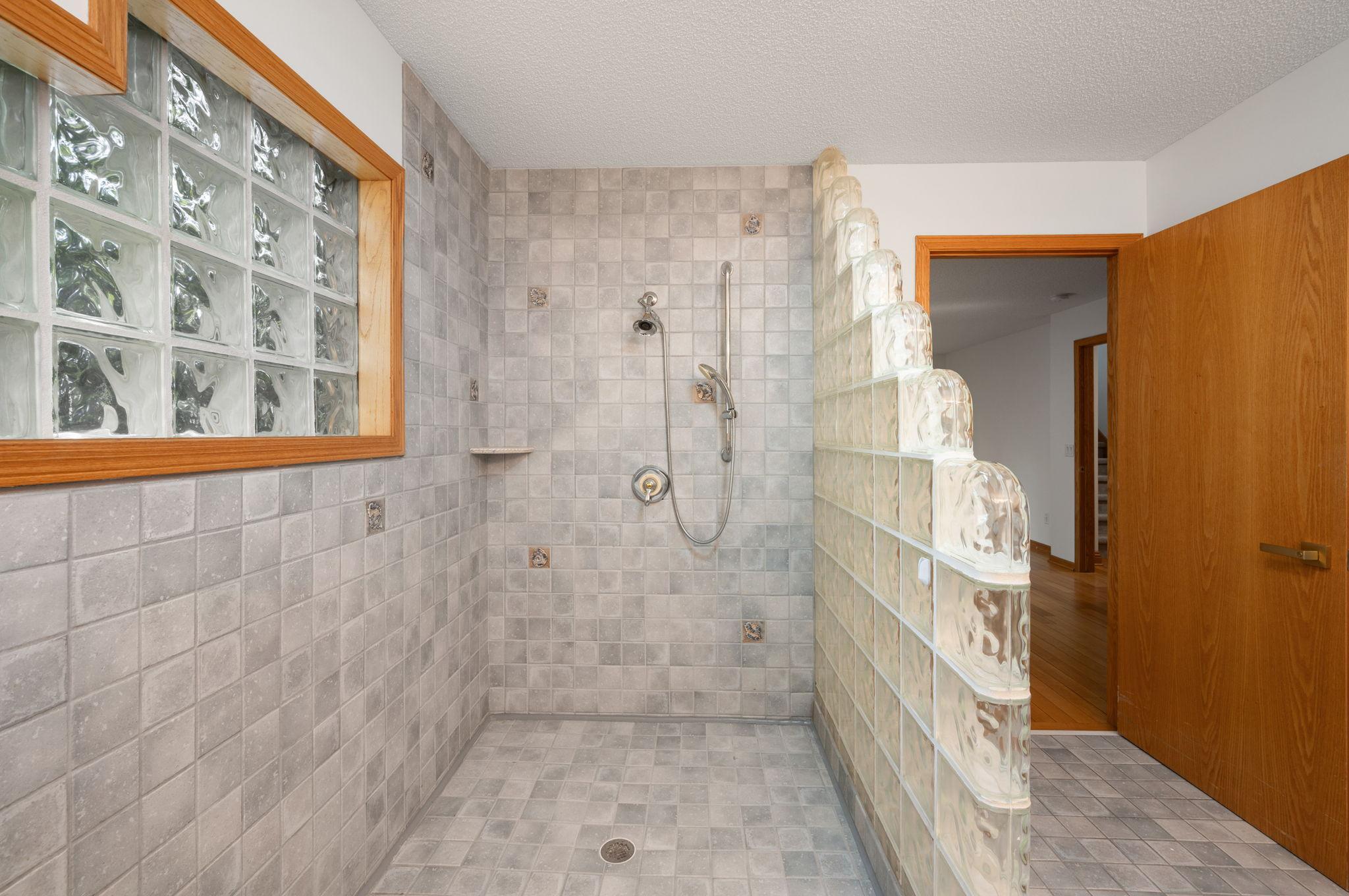 2015 Upton Avenue S Property Photo 17