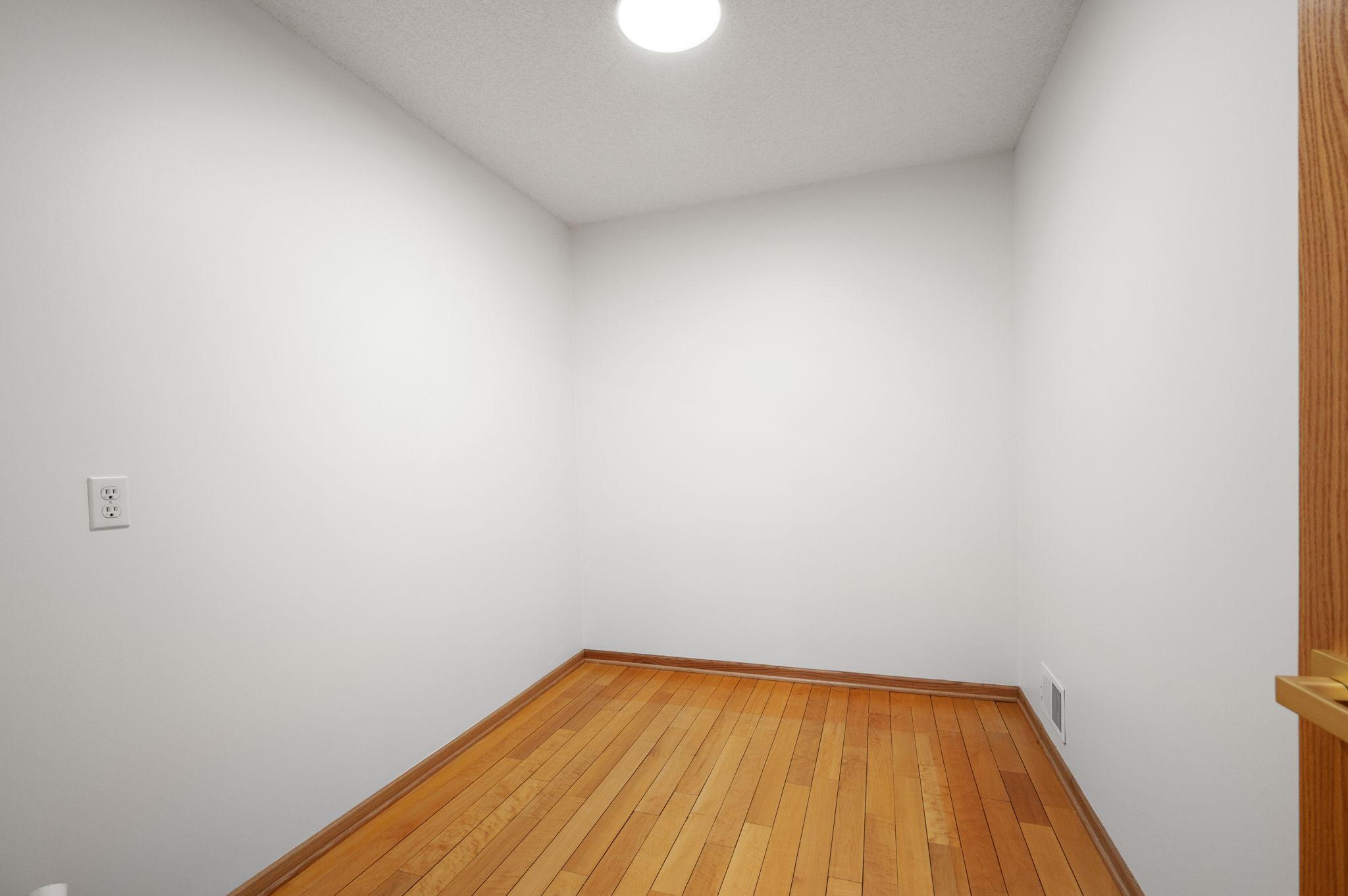 2015 Upton Avenue S Property Photo 18