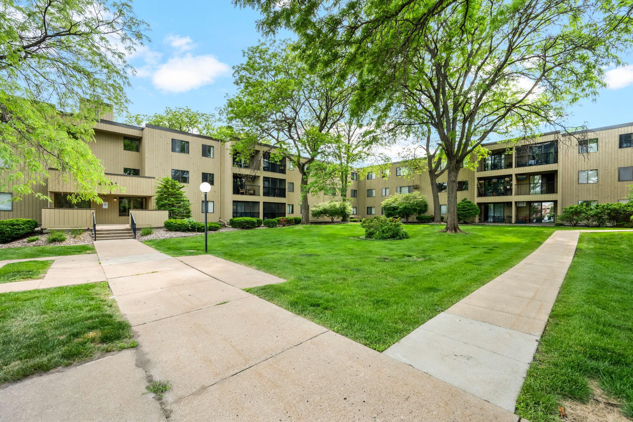 4101 Parklawn Avenue 201 Property Photo 1