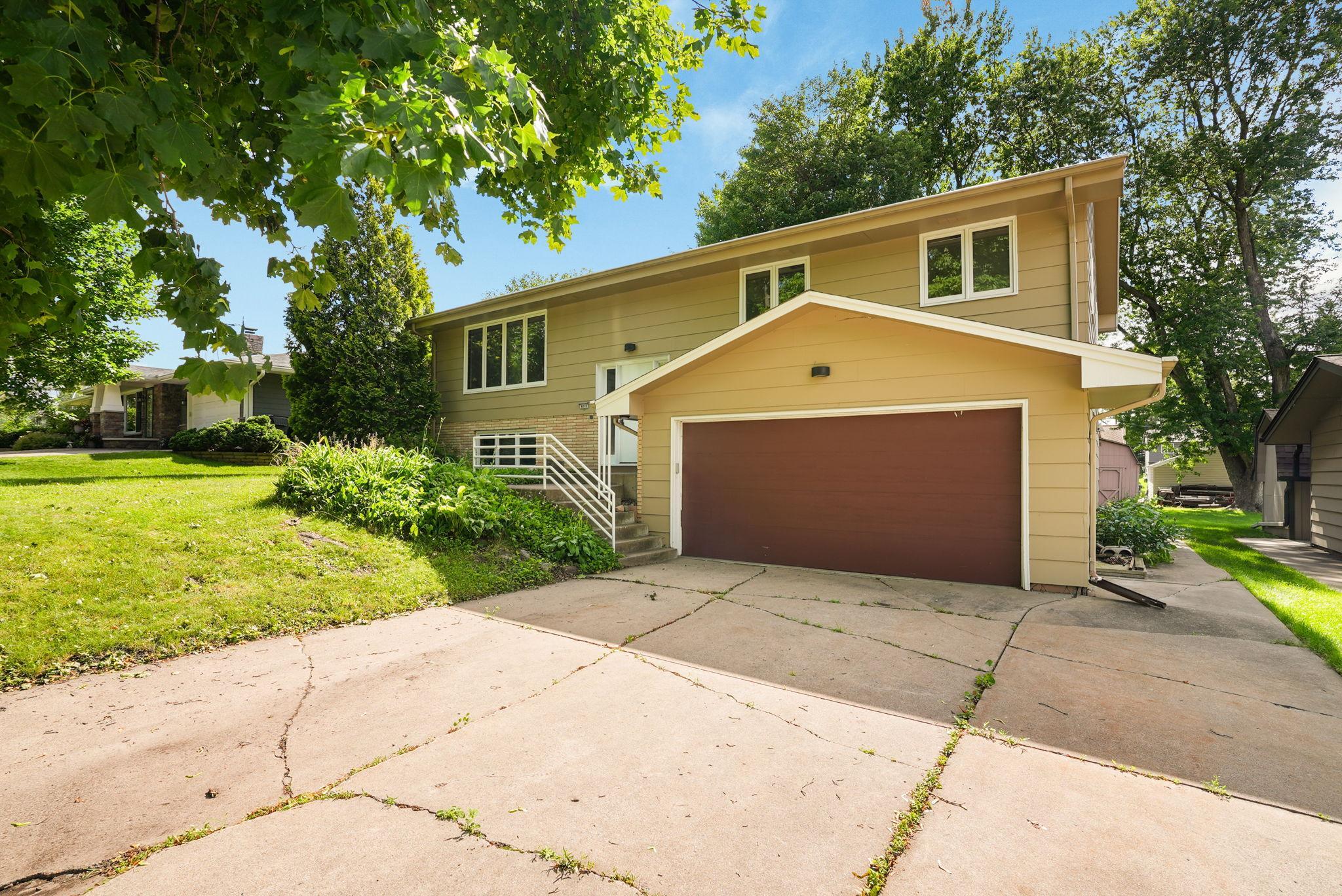4018 Shamrock Drive Ne Property Photo 1