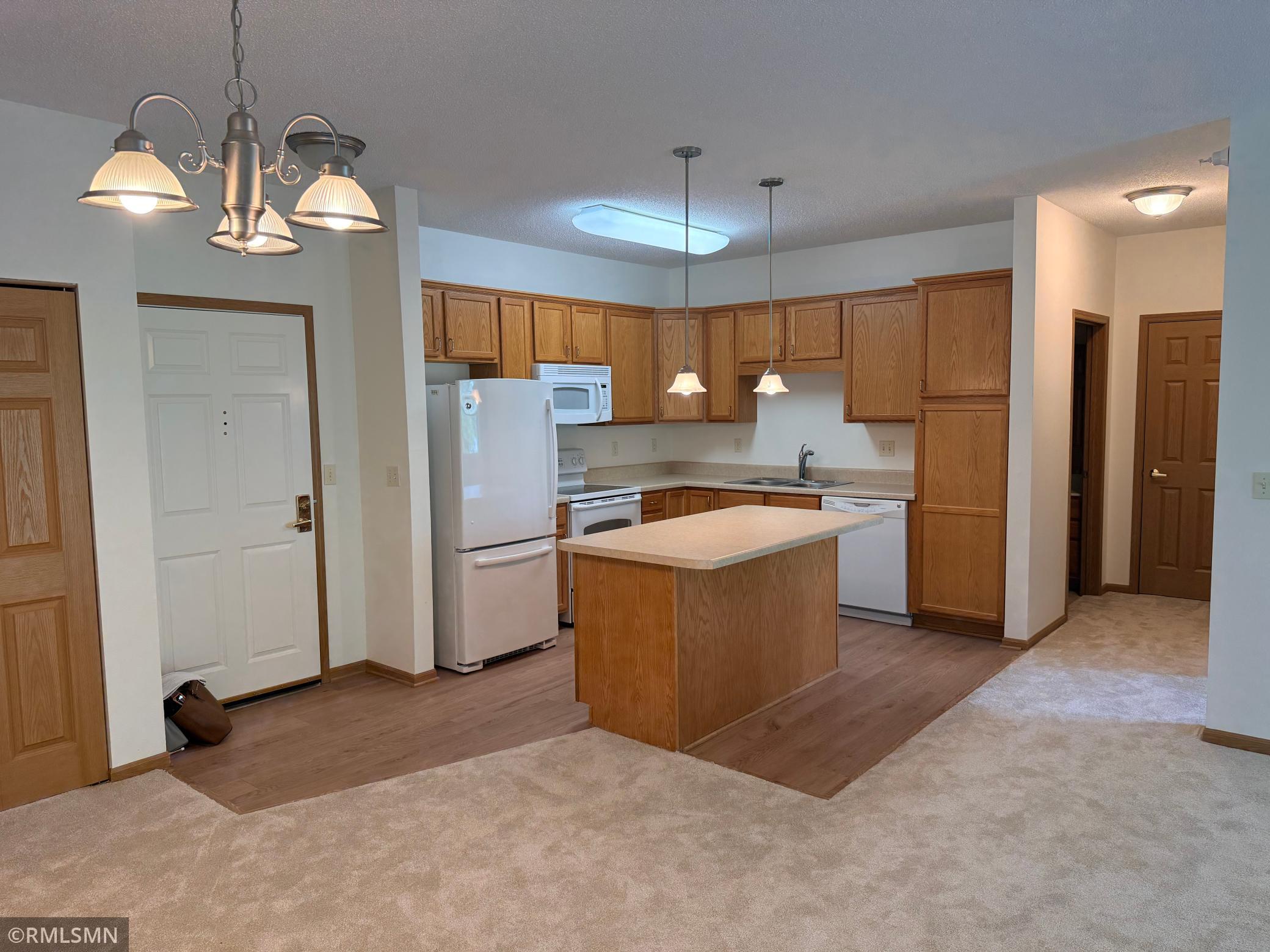 8341 Lyndale Avenue S 409 Property Photo 4