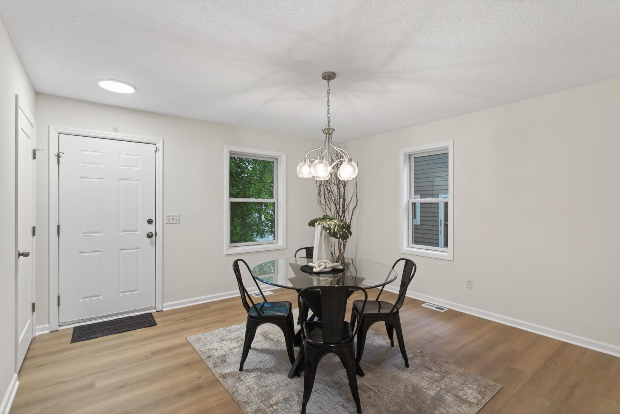 2210 Irving Avenue N Property Photo 6