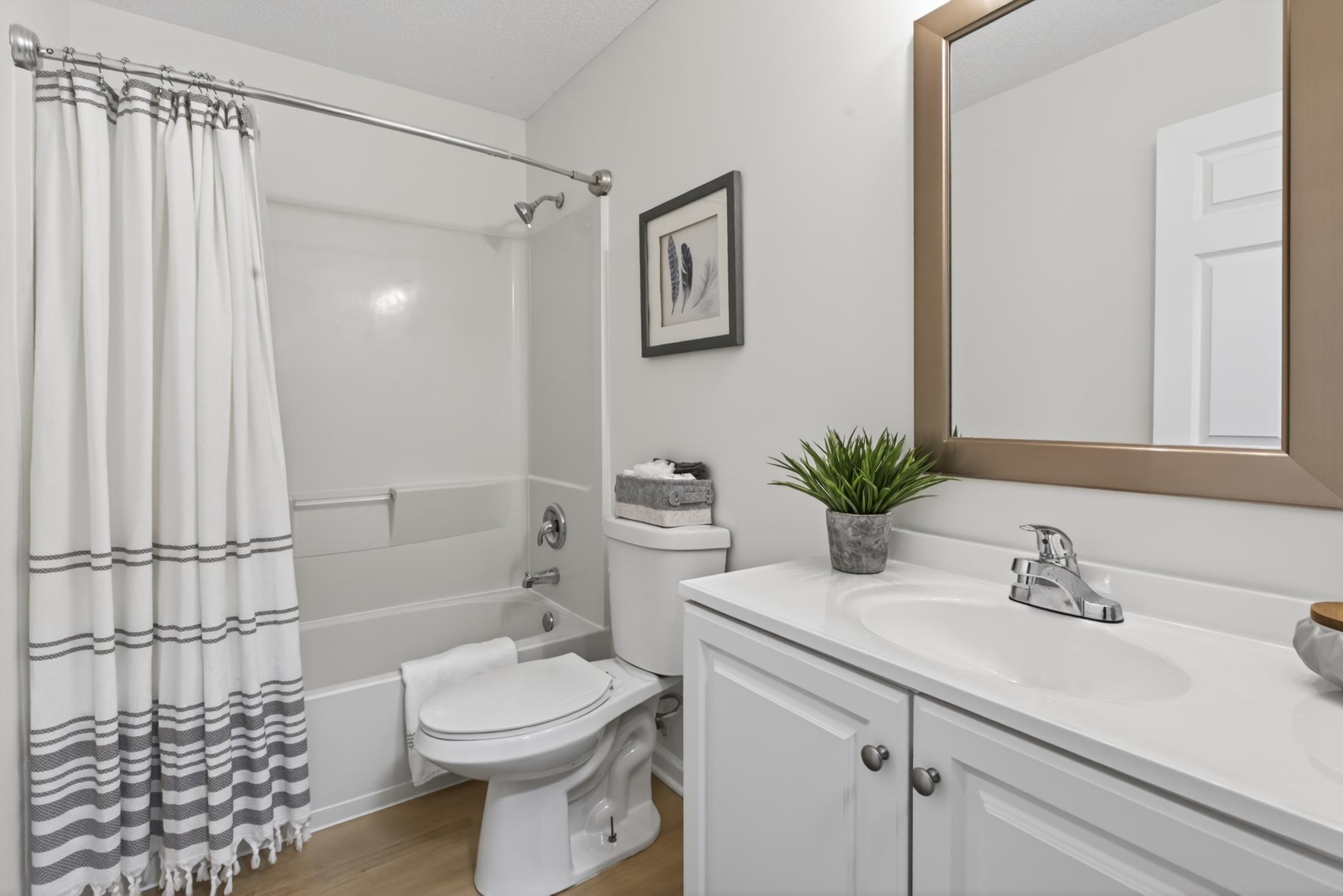 2210 Irving Avenue N Property Photo 7