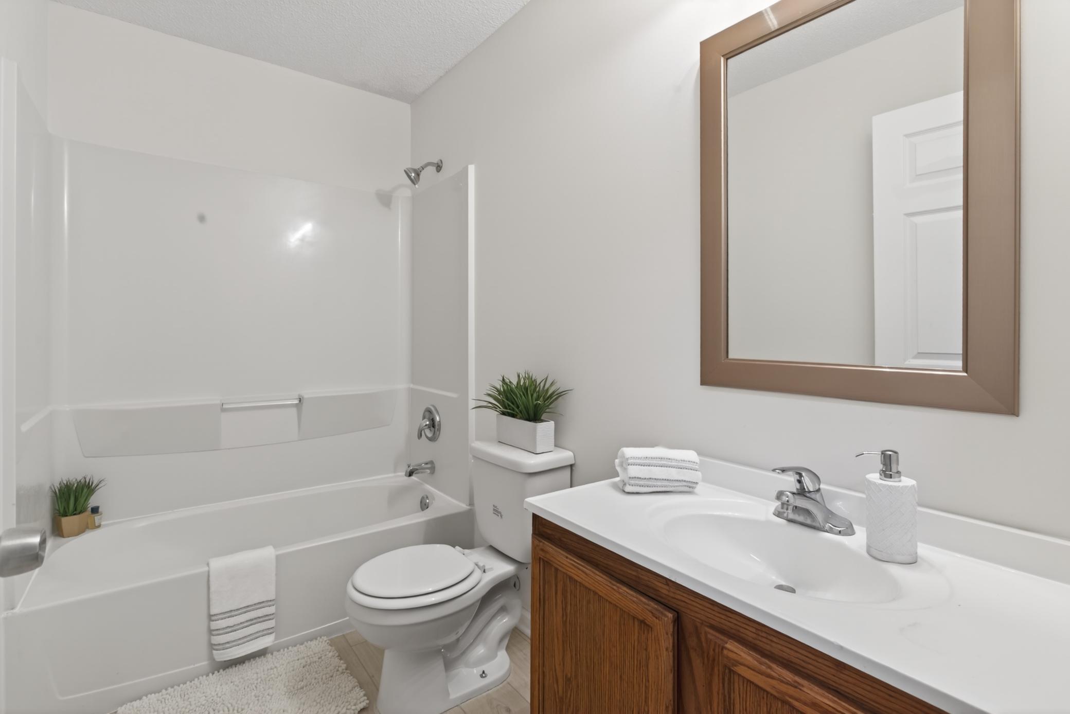 2210 Irving Avenue N Property Photo 12