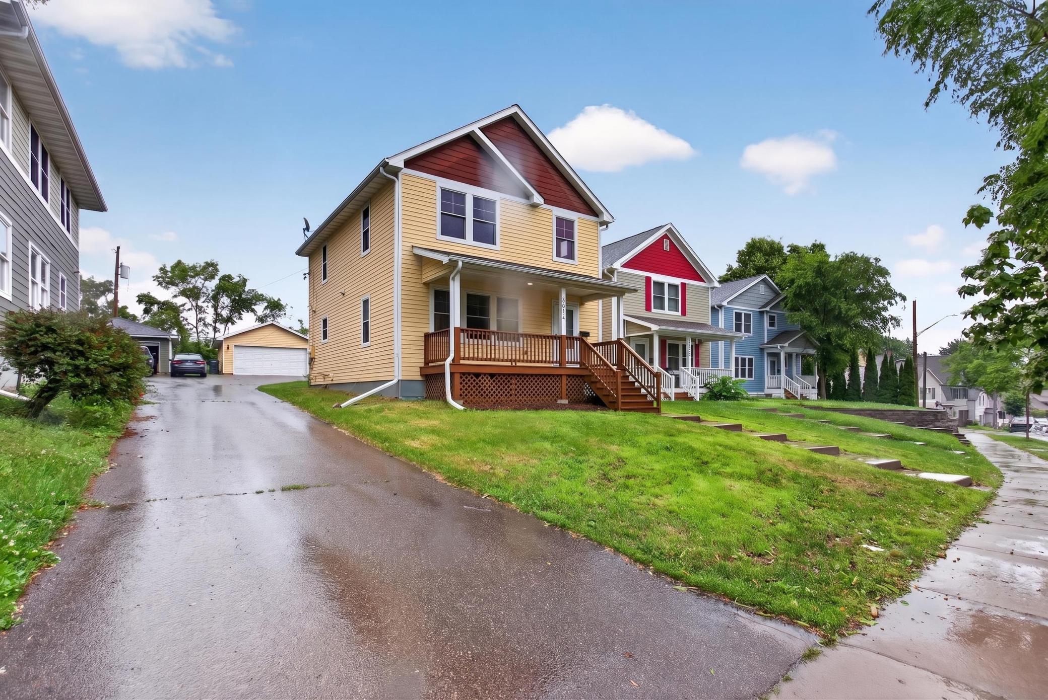 2210 Irving Avenue N Property Photo 13