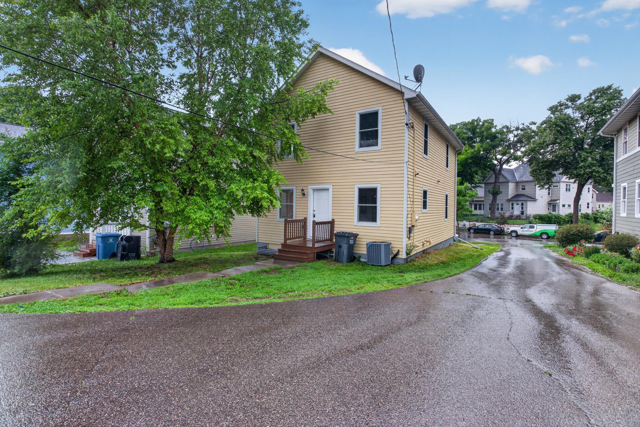 2210 Irving Avenue N Property Photo 16