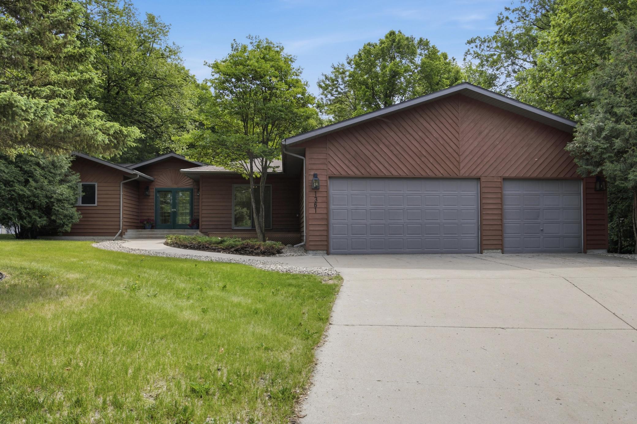 1361 S Shore Drive Property Photo 1