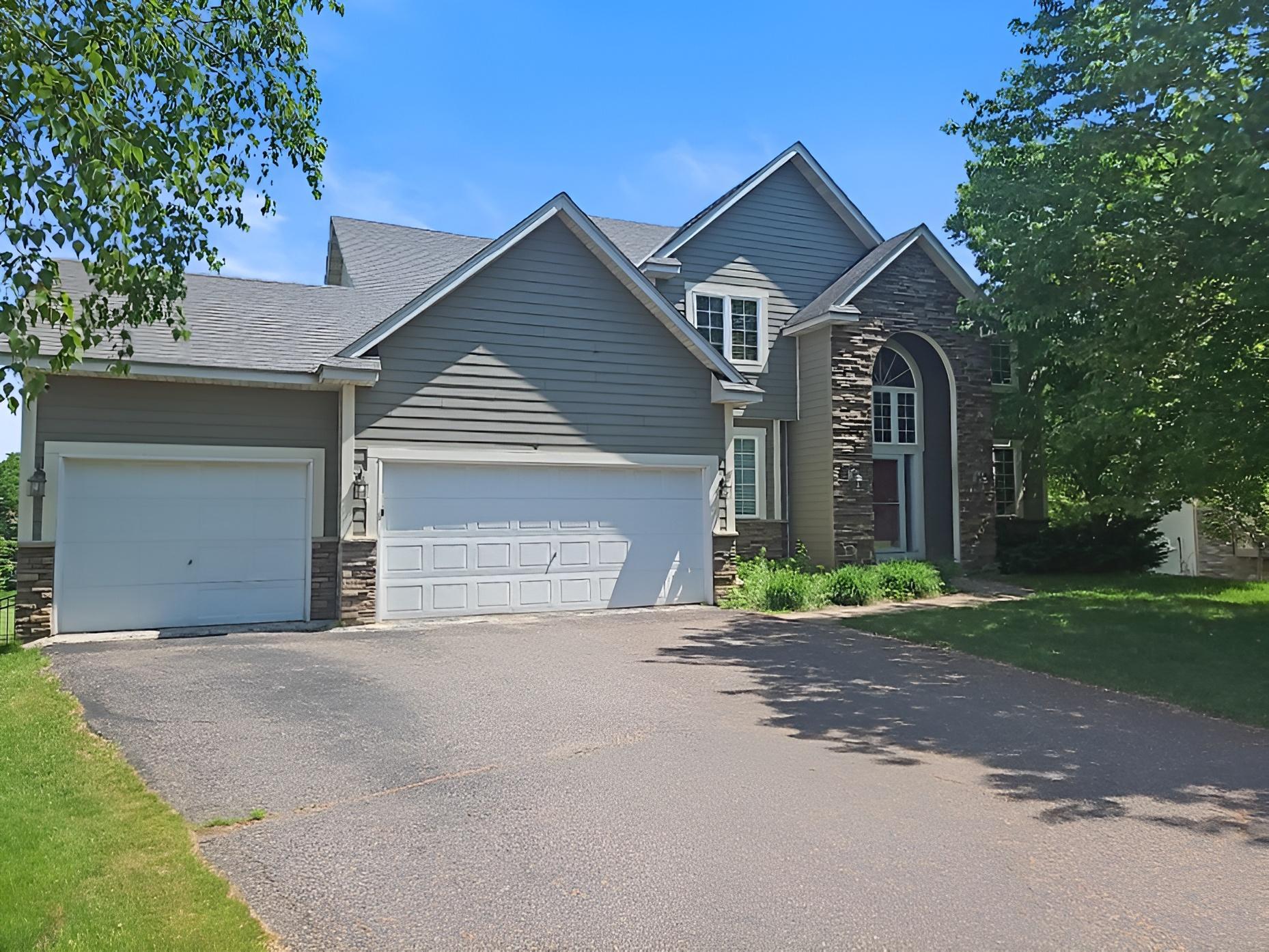 10455 Glen Eagle Circle