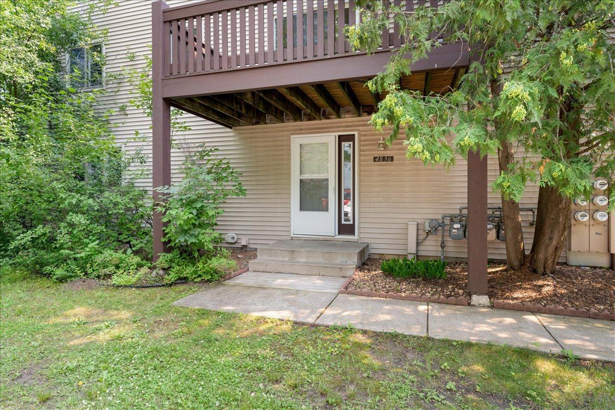4836 Grenwich Trail N Property Photo 1