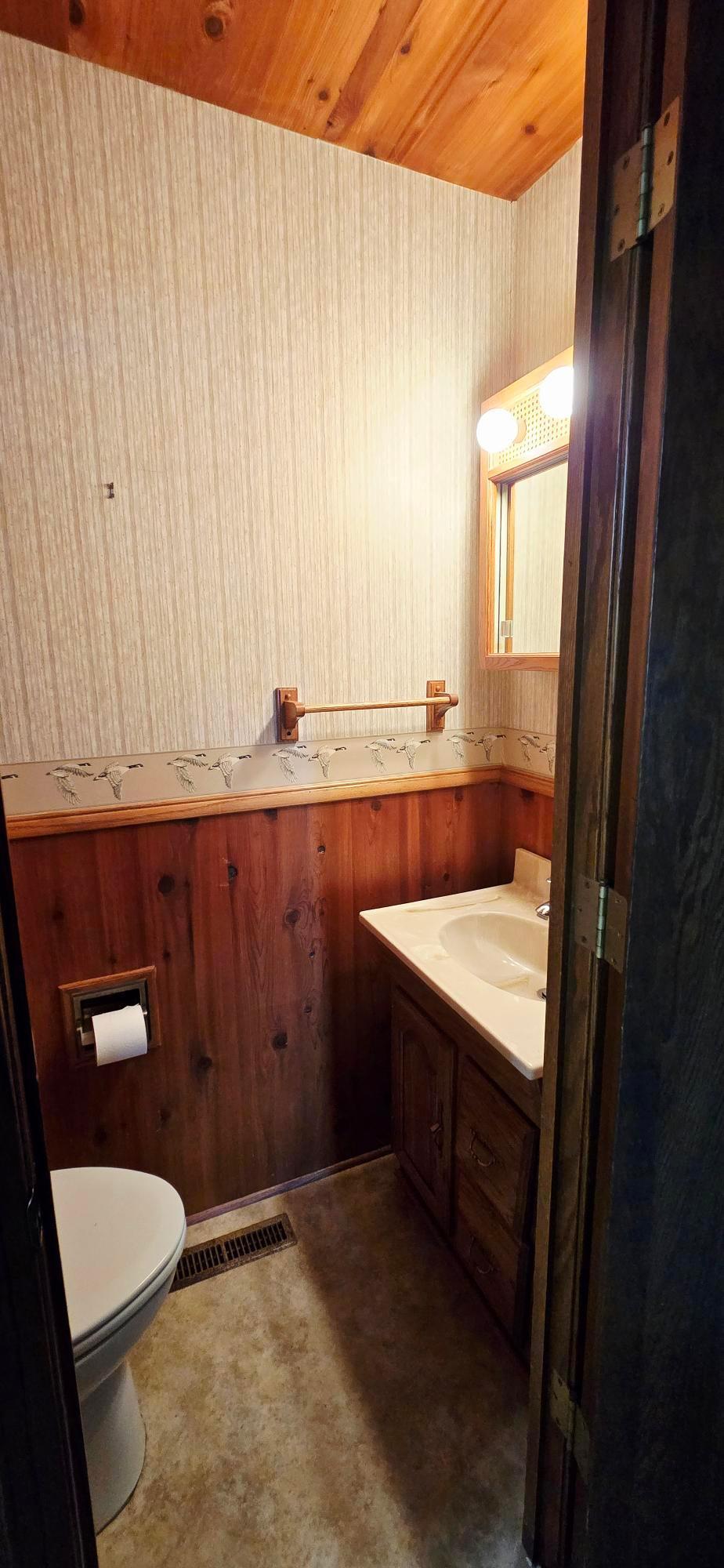 1713 S Shore Drive Property Photo 26