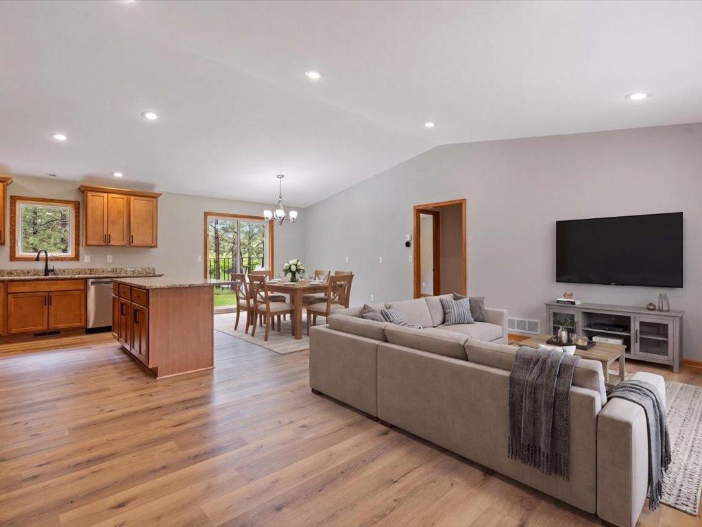 37215 Pine Cone Drive Property Photo 8