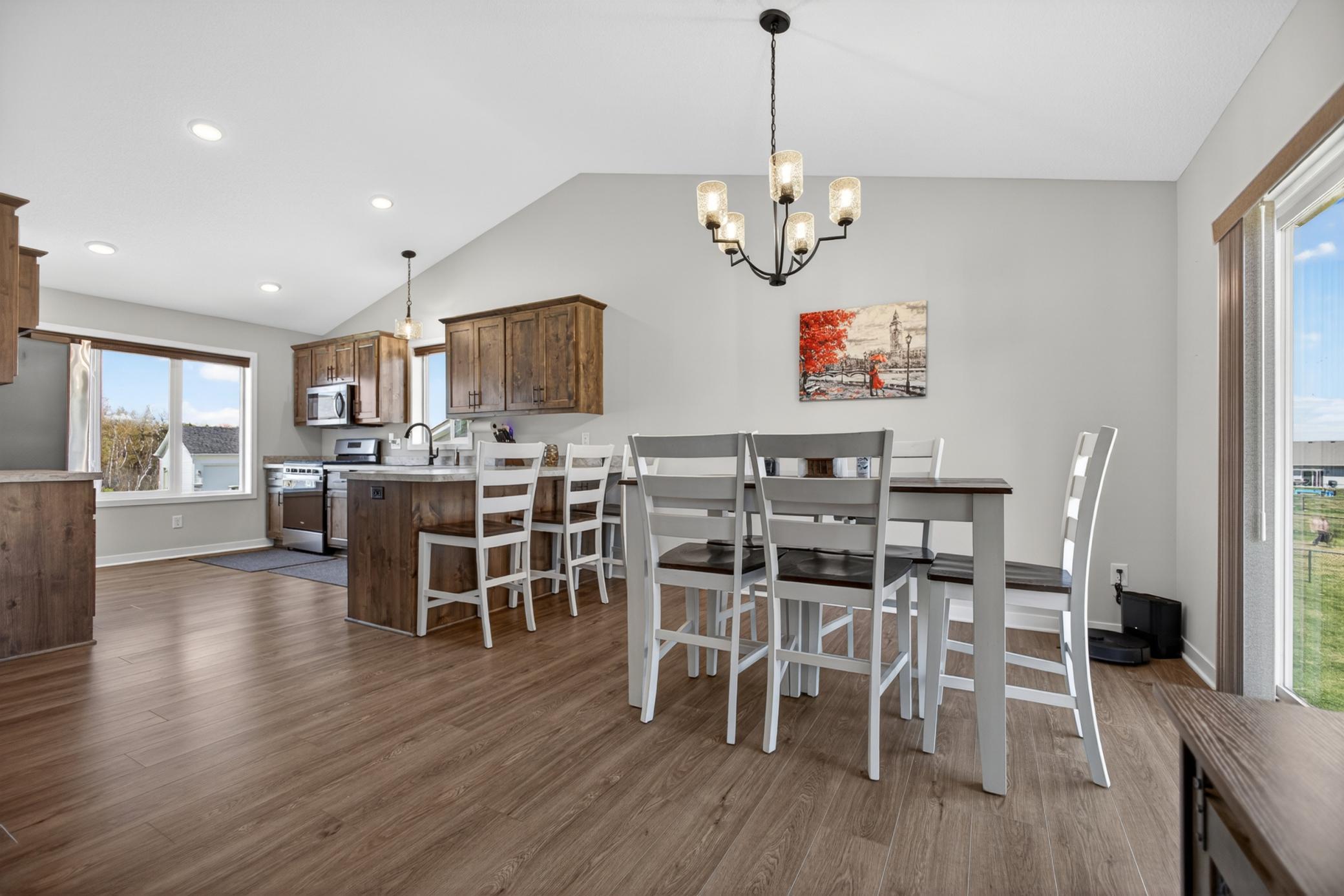 25695 Euclid Avenue Property Photo 12