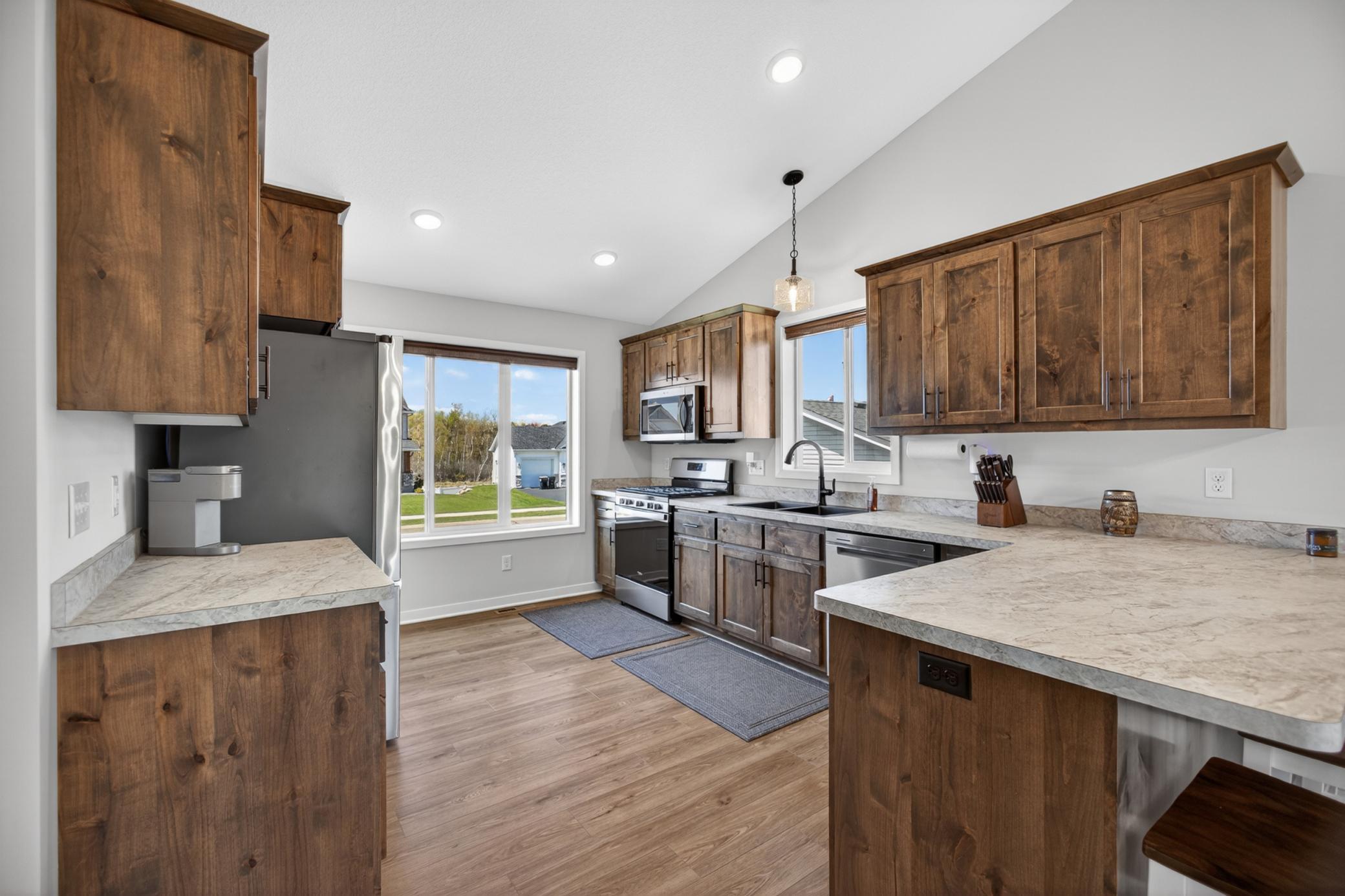 25695 Euclid Avenue Property Photo 14