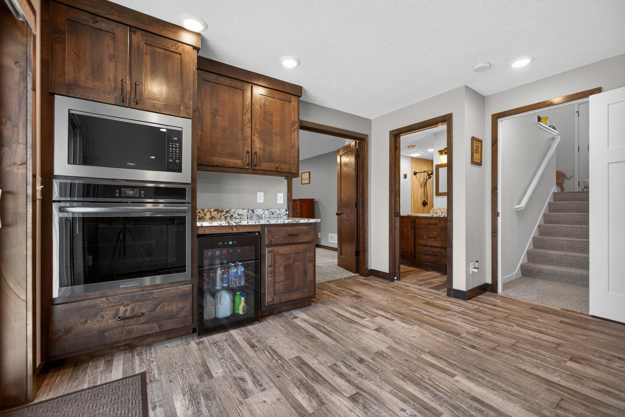 25695 Euclid Avenue Property Photo 29