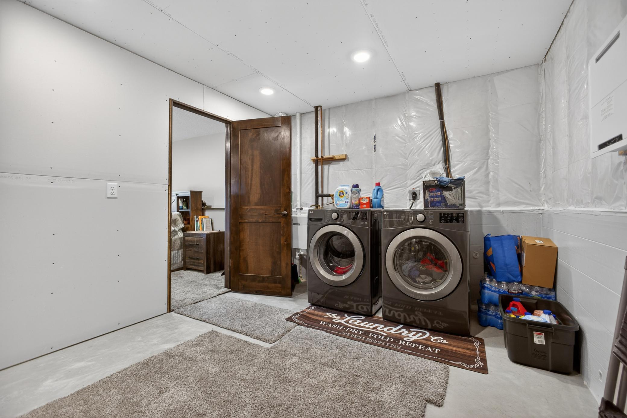 25695 Euclid Avenue Property Photo 40