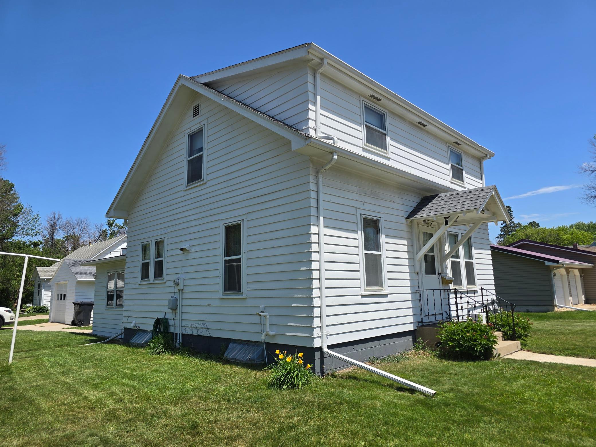1601 Murray Avenue Property Photo 2