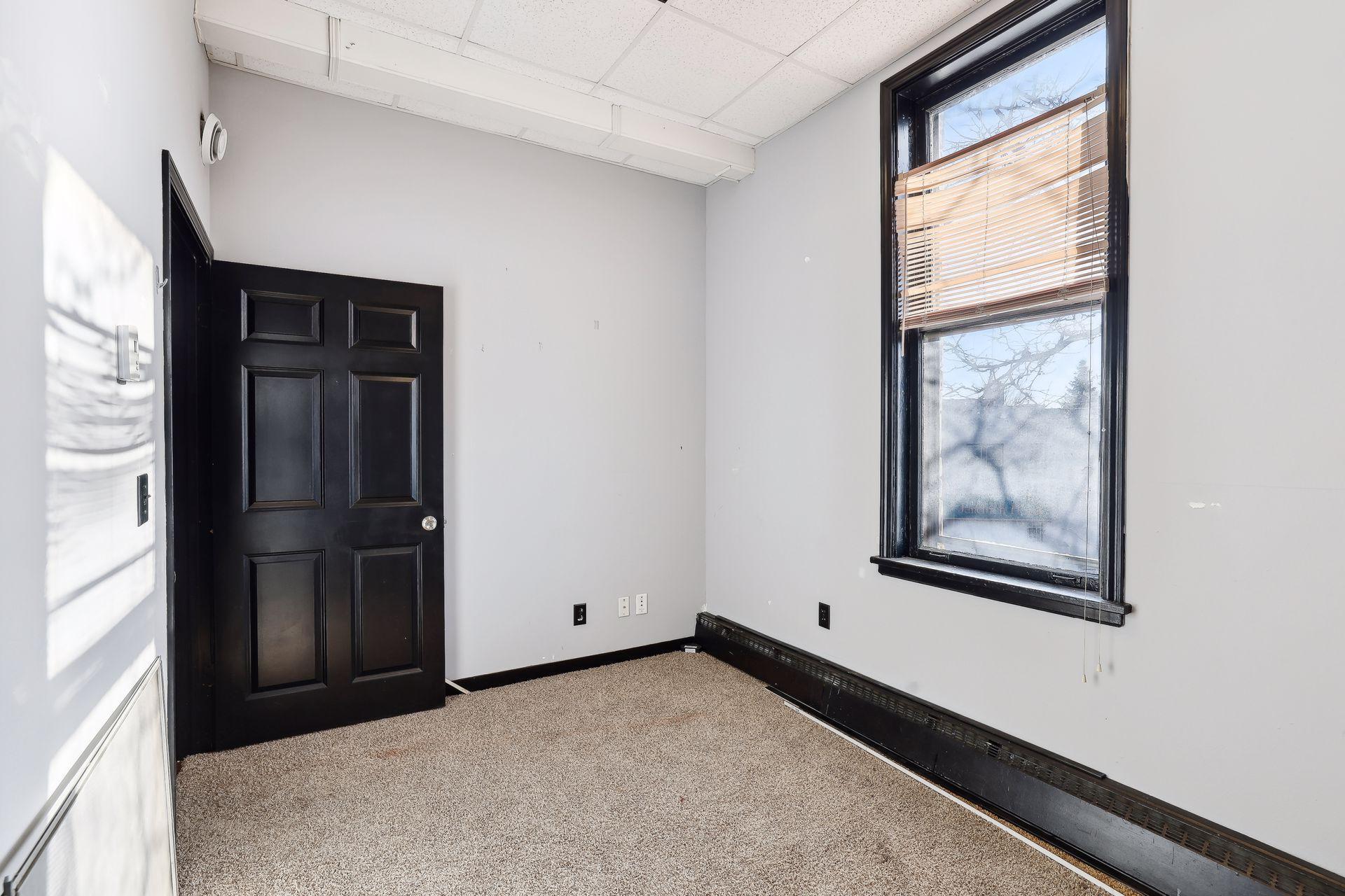 965 7th Street W Property Photo 19