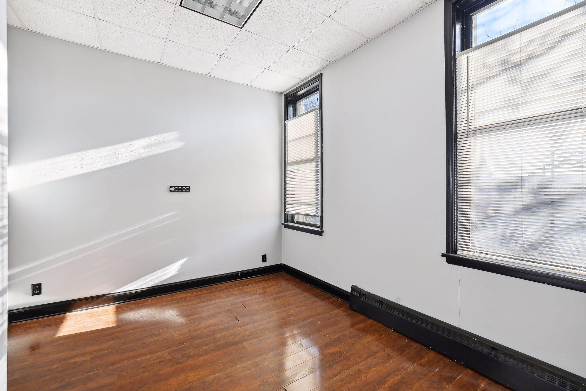 965 7th Street W Property Photo 21