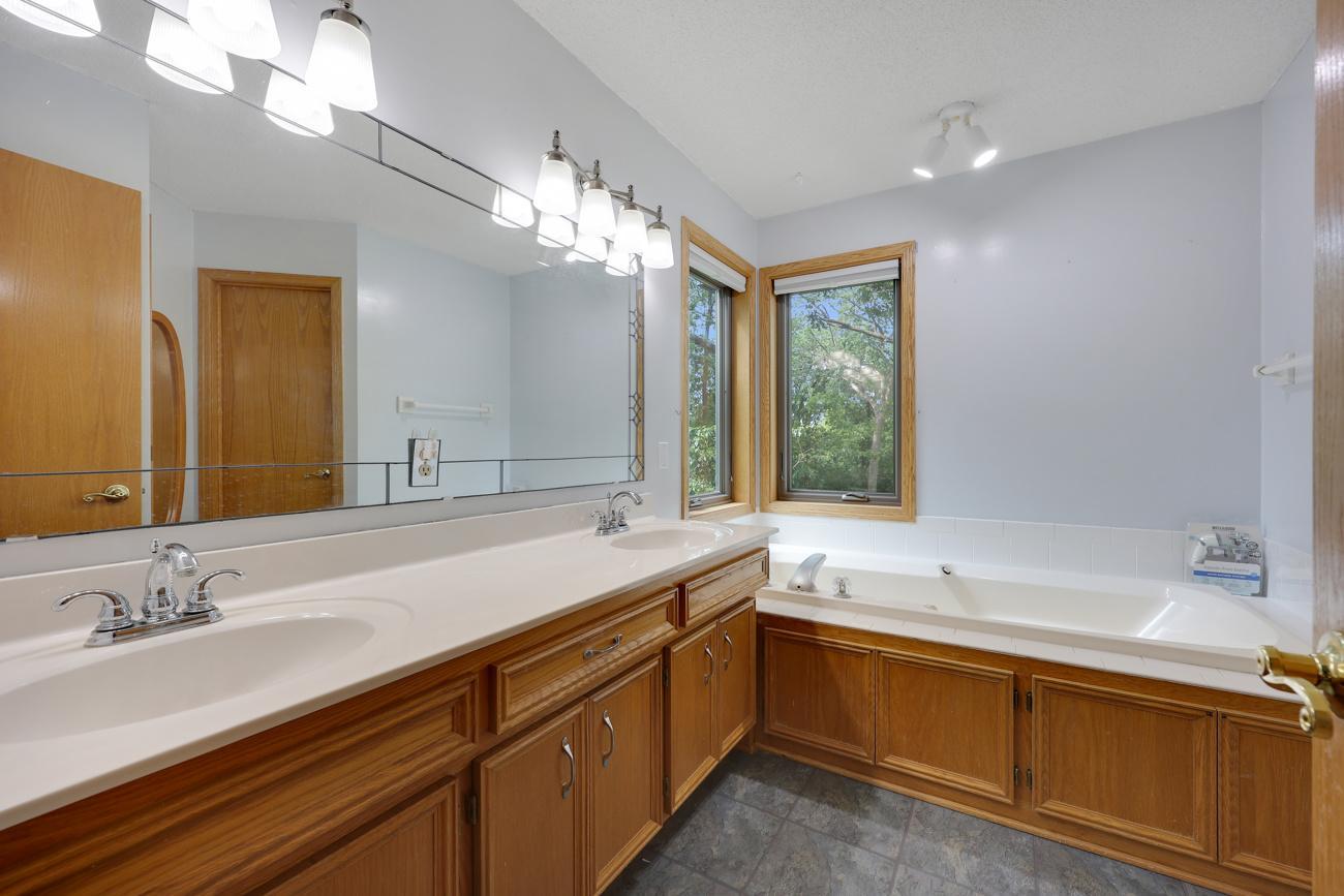 4909 W 150th Street Property Photo 29