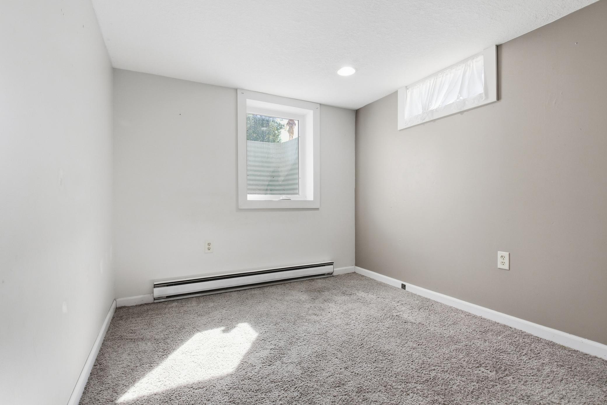 635 E 2nd Street Property Photo 14