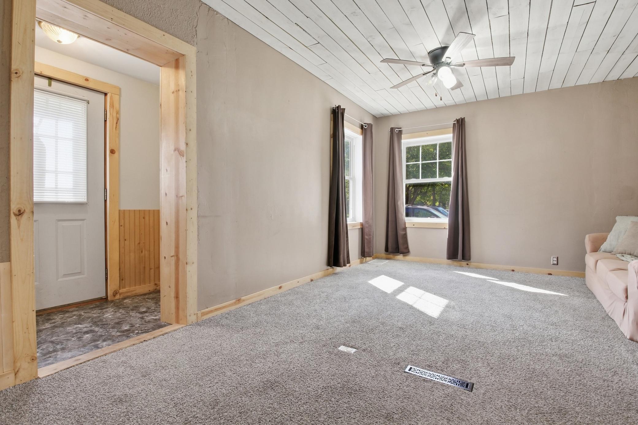 635 E 2nd Street Property Photo 16
