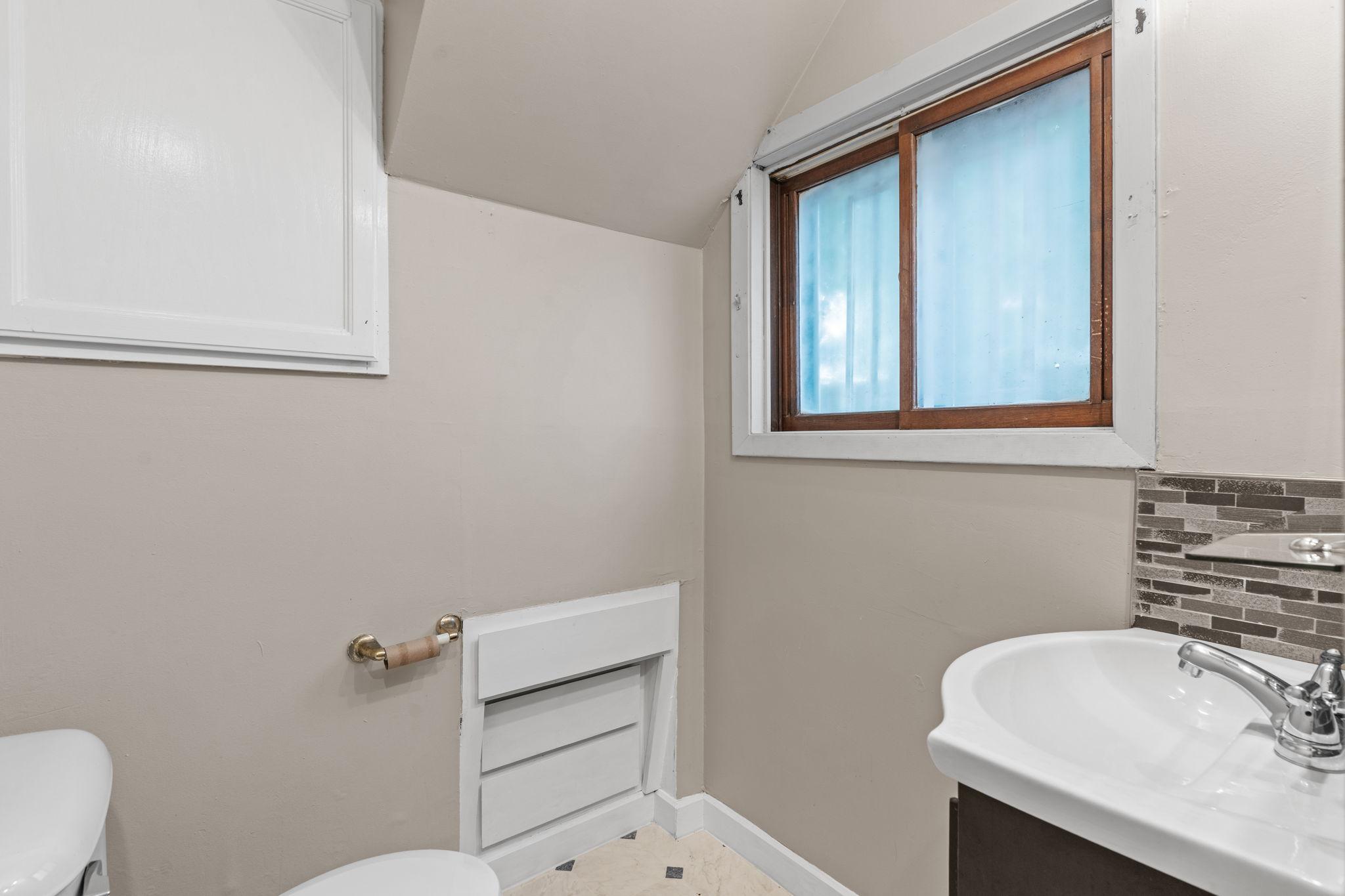 454 Sherburne Avenue Property Photo 18