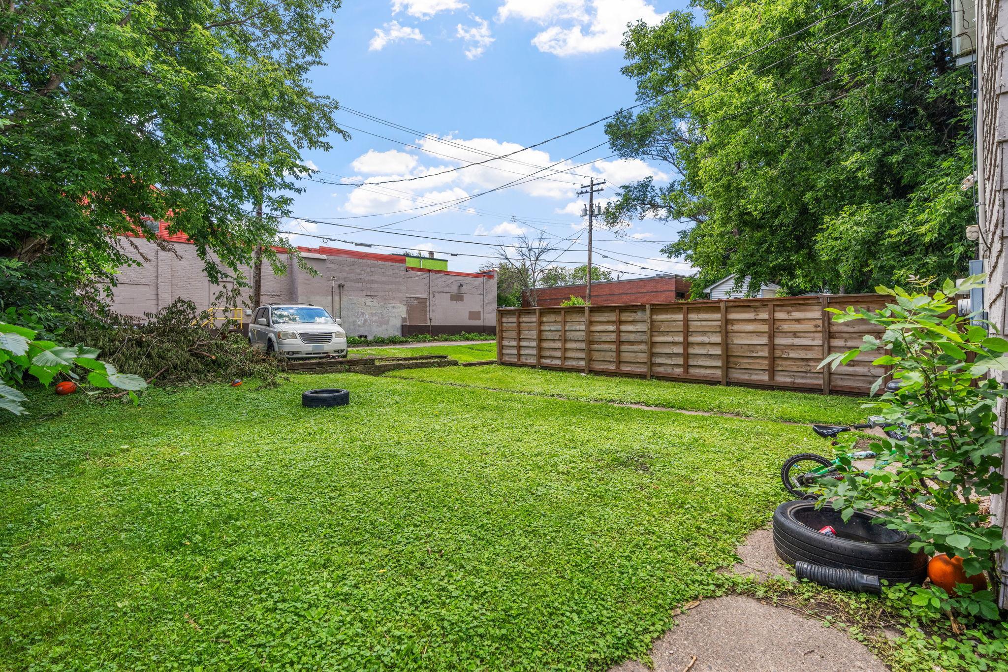 454 Sherburne Avenue Property Photo 27
