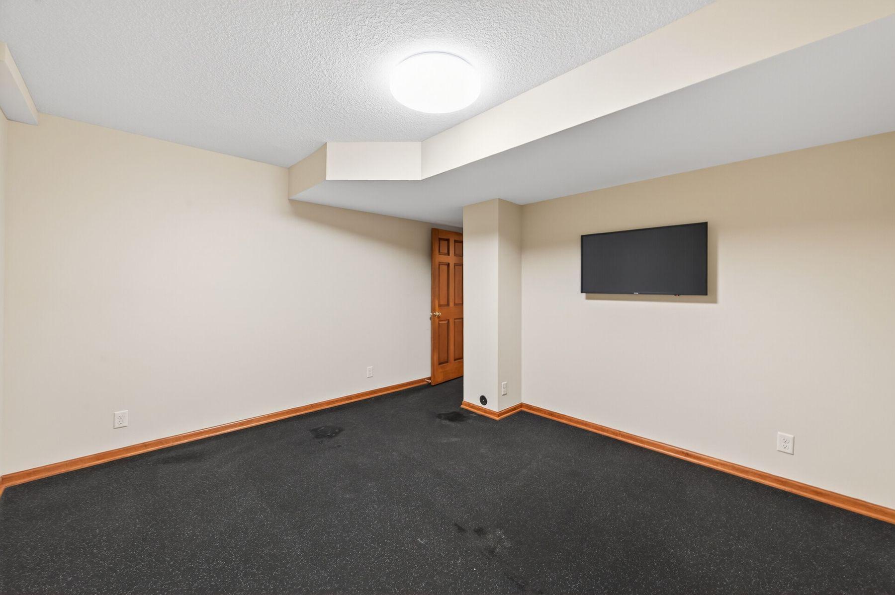 3034 Edgewater Drive Property Photo 38