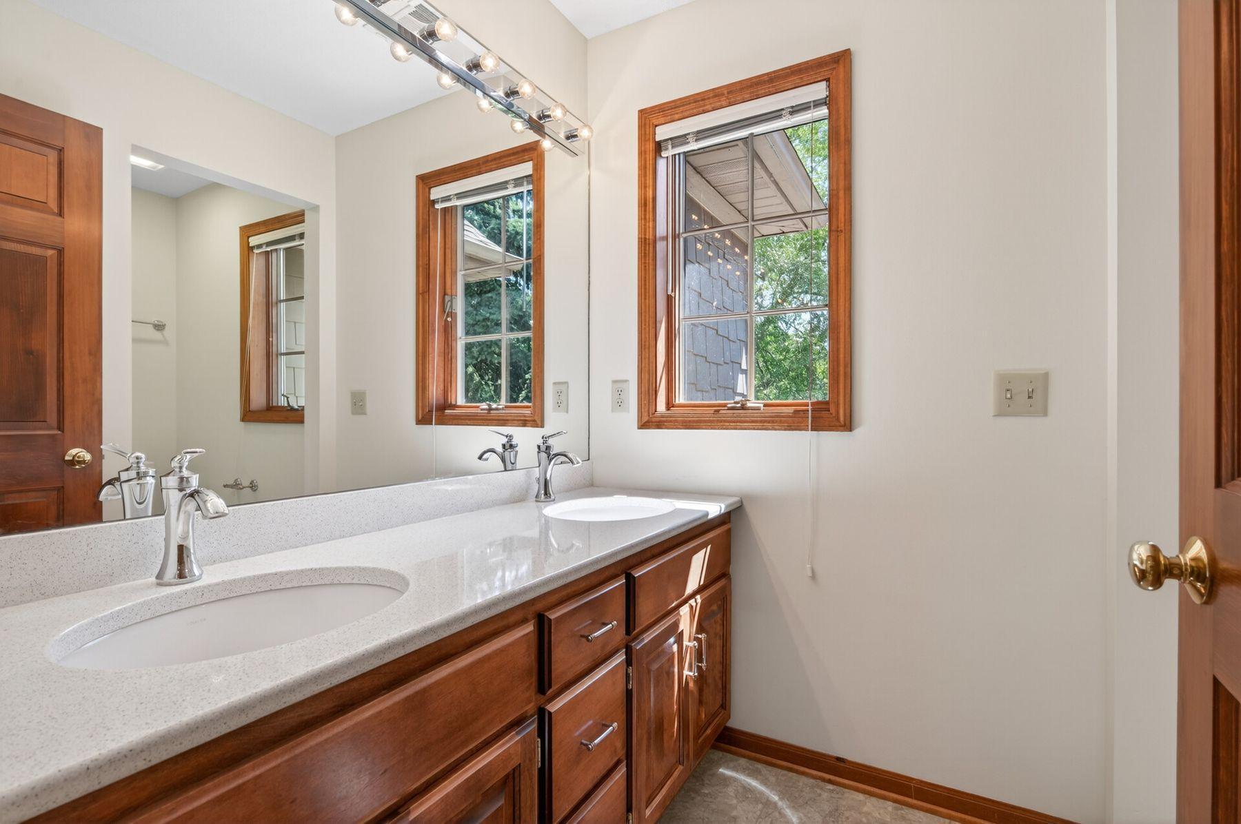 3034 Edgewater Drive Property Photo 43