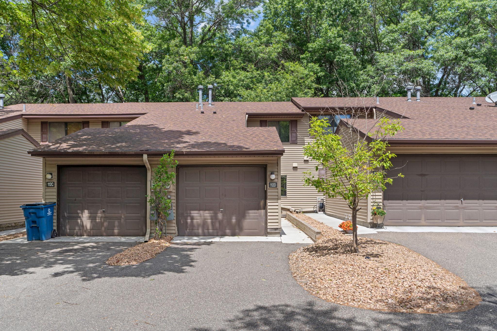 112 South Drive D Property Photo 1