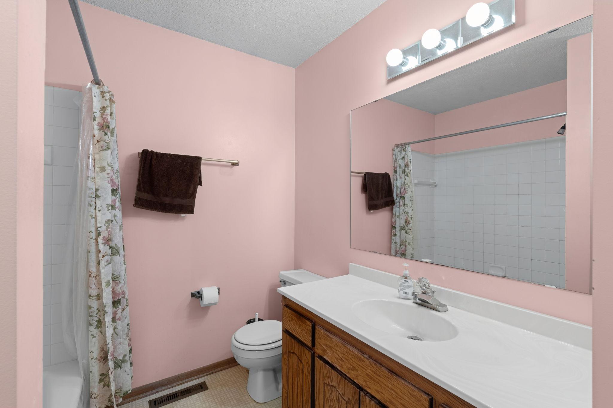 112 South Drive D Property Photo 10