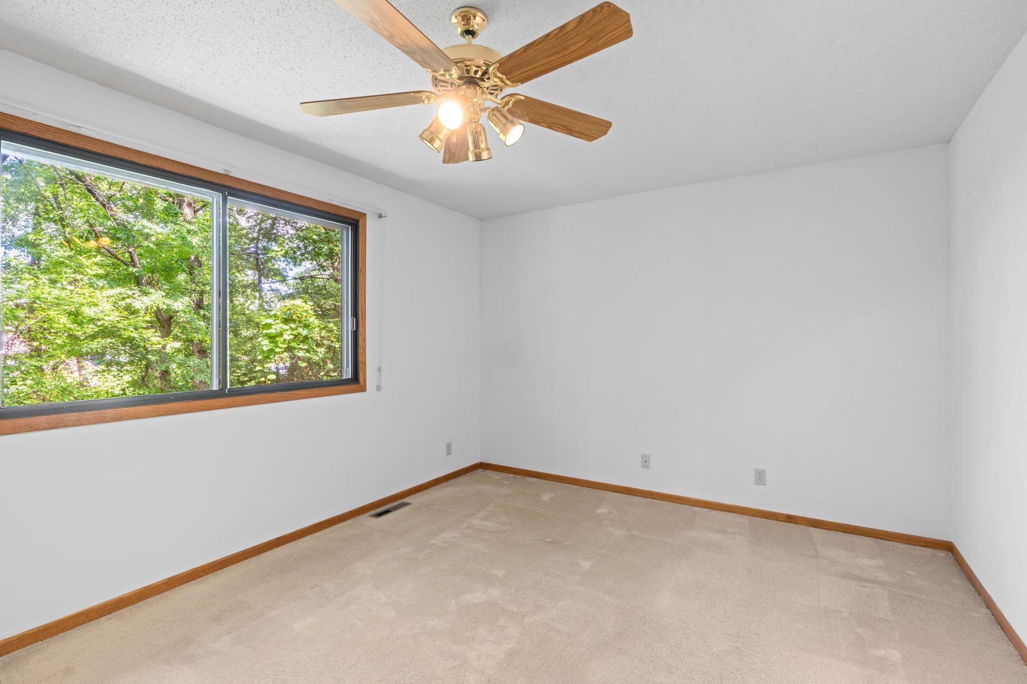 112 South Drive D Property Photo 16