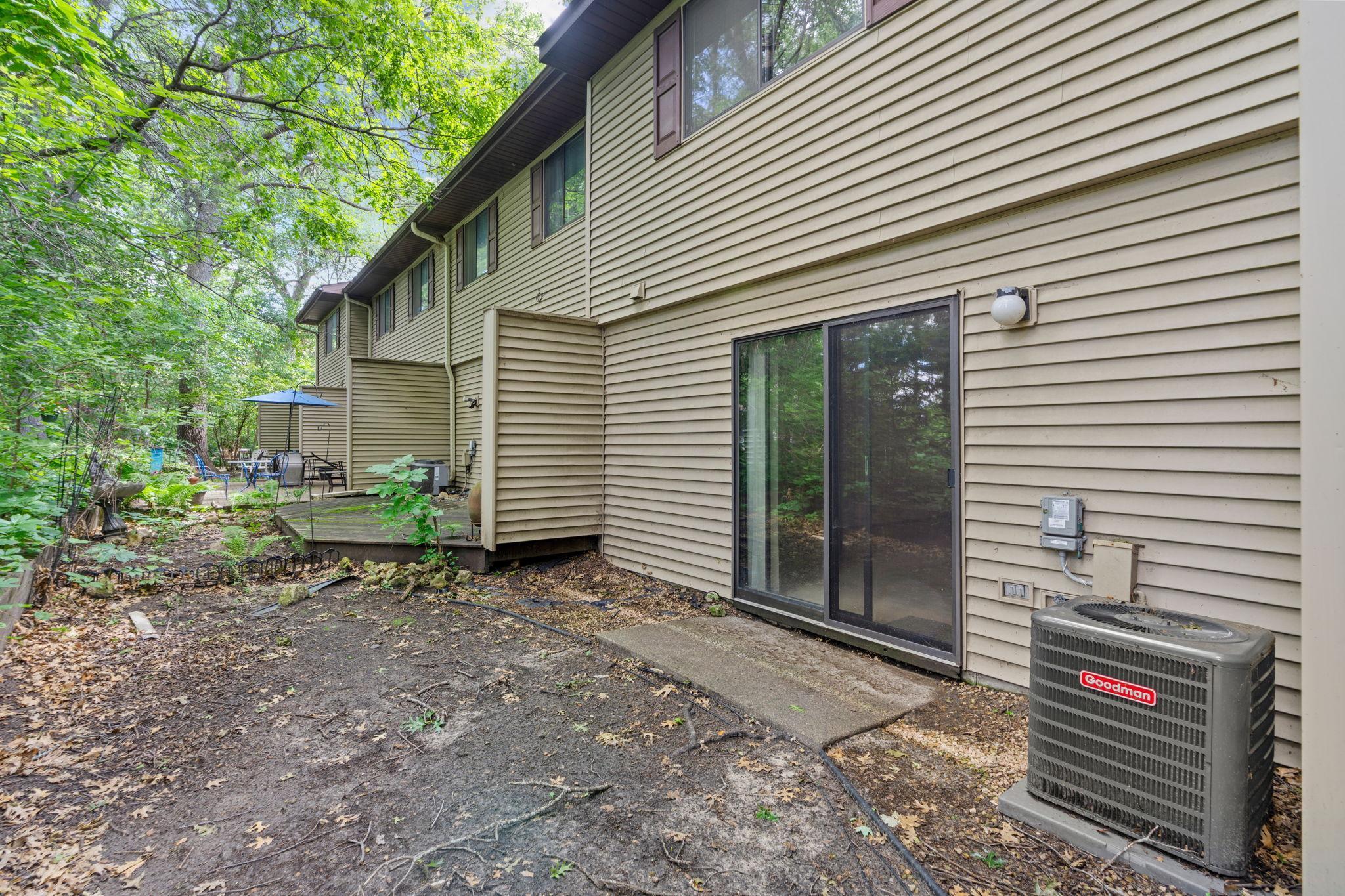 112 South Drive D Property Photo 19