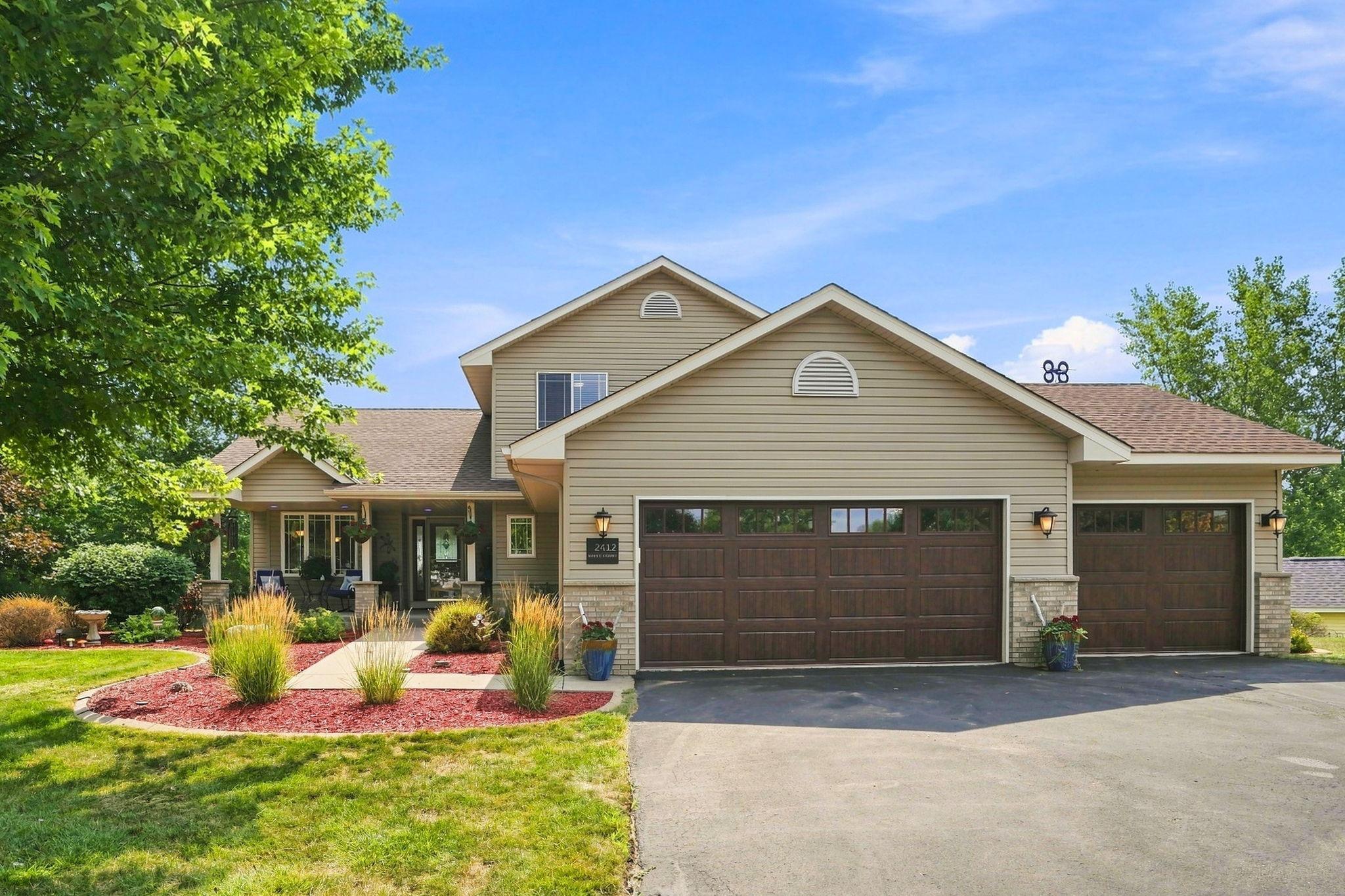 2412 Maple Court Property Photo 1