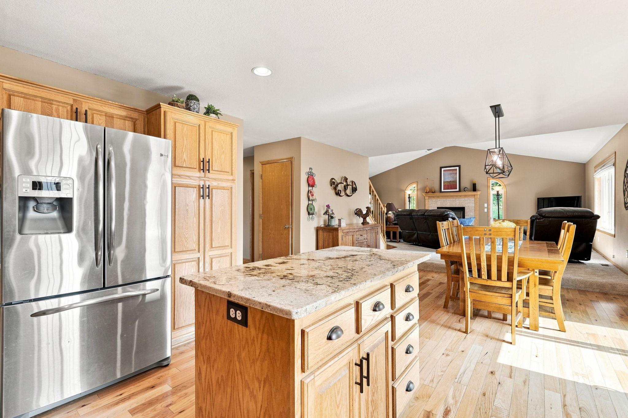 2412 Maple Court Property Photo 15